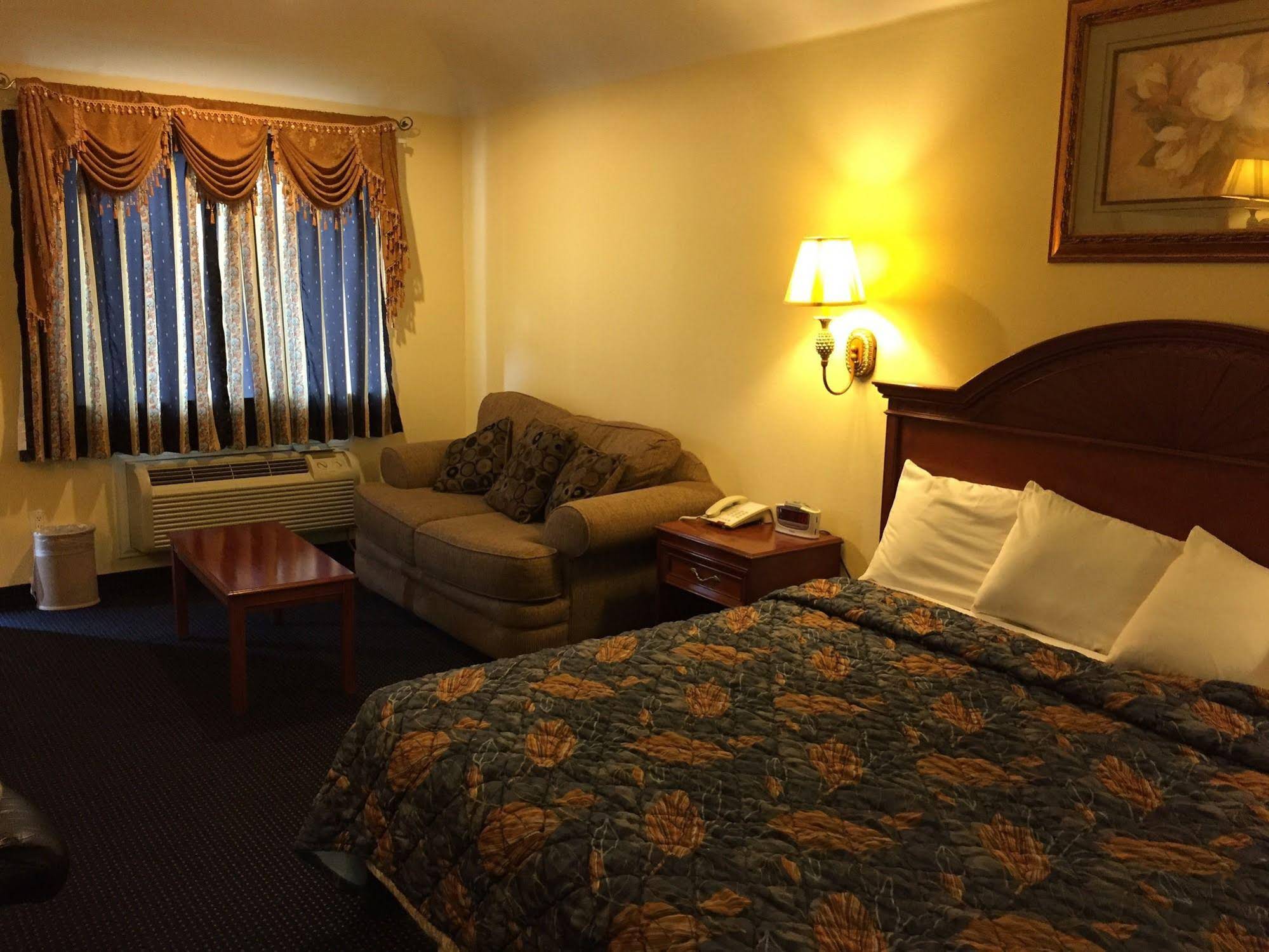 Executive Inn & Suites