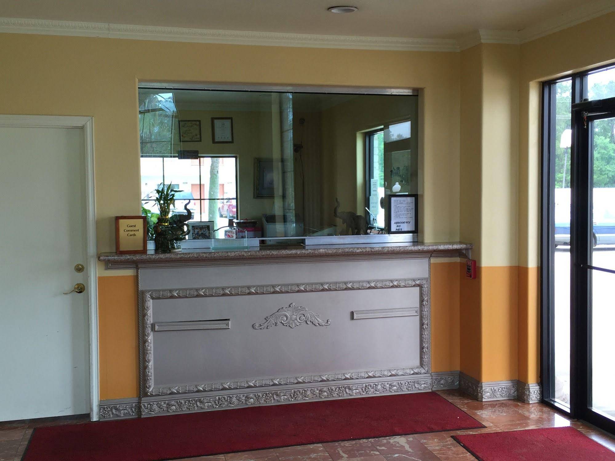 Executive Inn & Suites