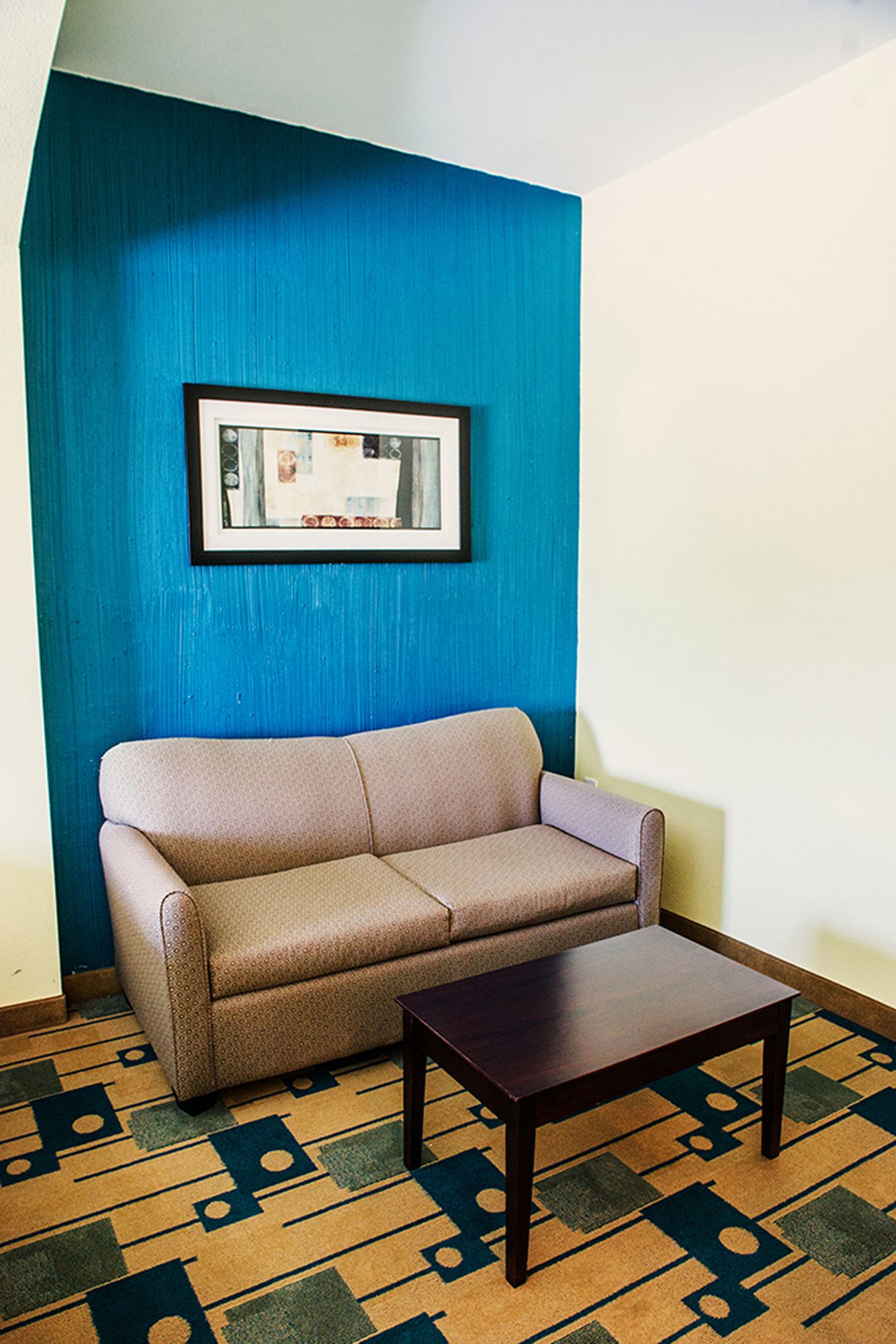 Three Rivers Inn & Suites