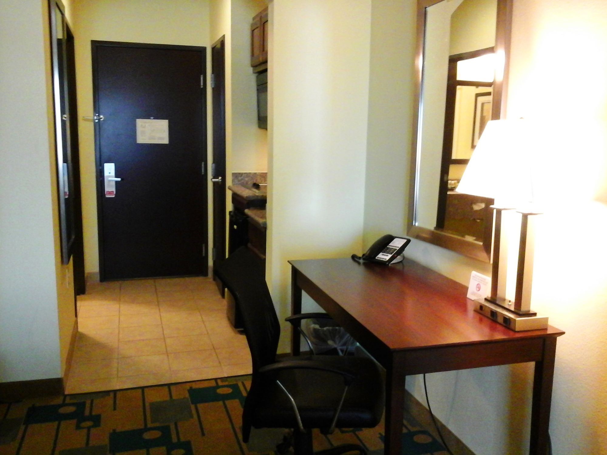 Three Rivers Inn & Suites