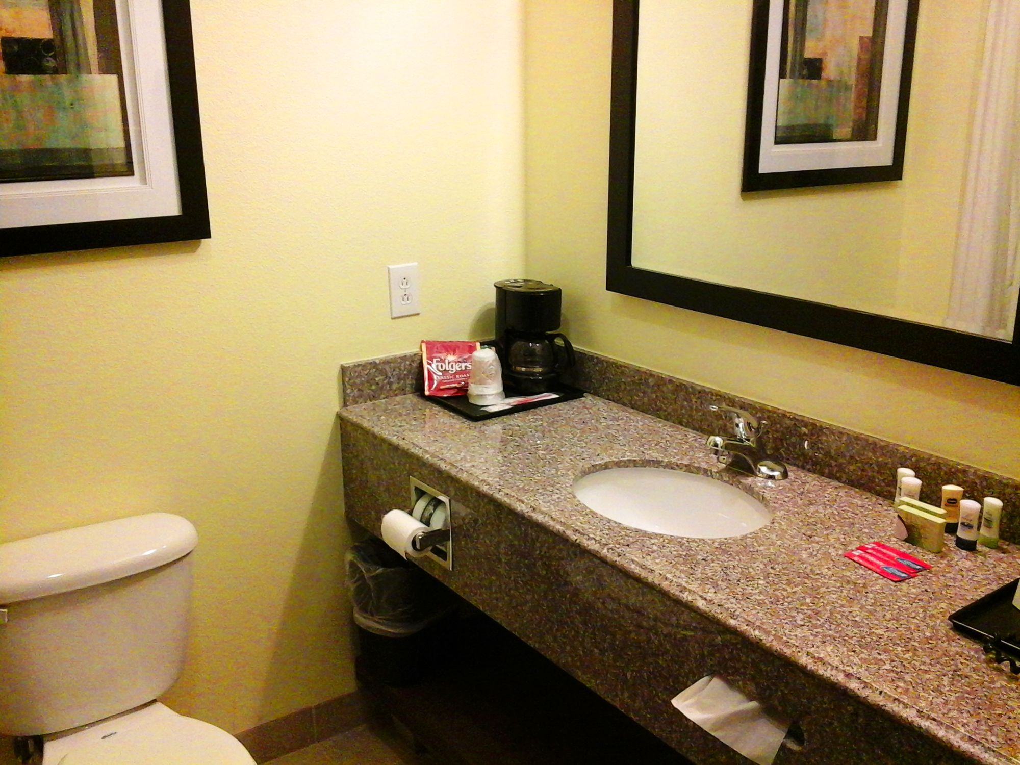 Three Rivers Inn & Suites