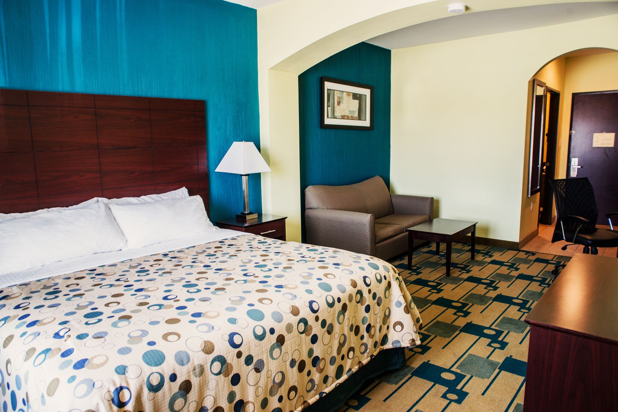 Three Rivers Inn & Suites