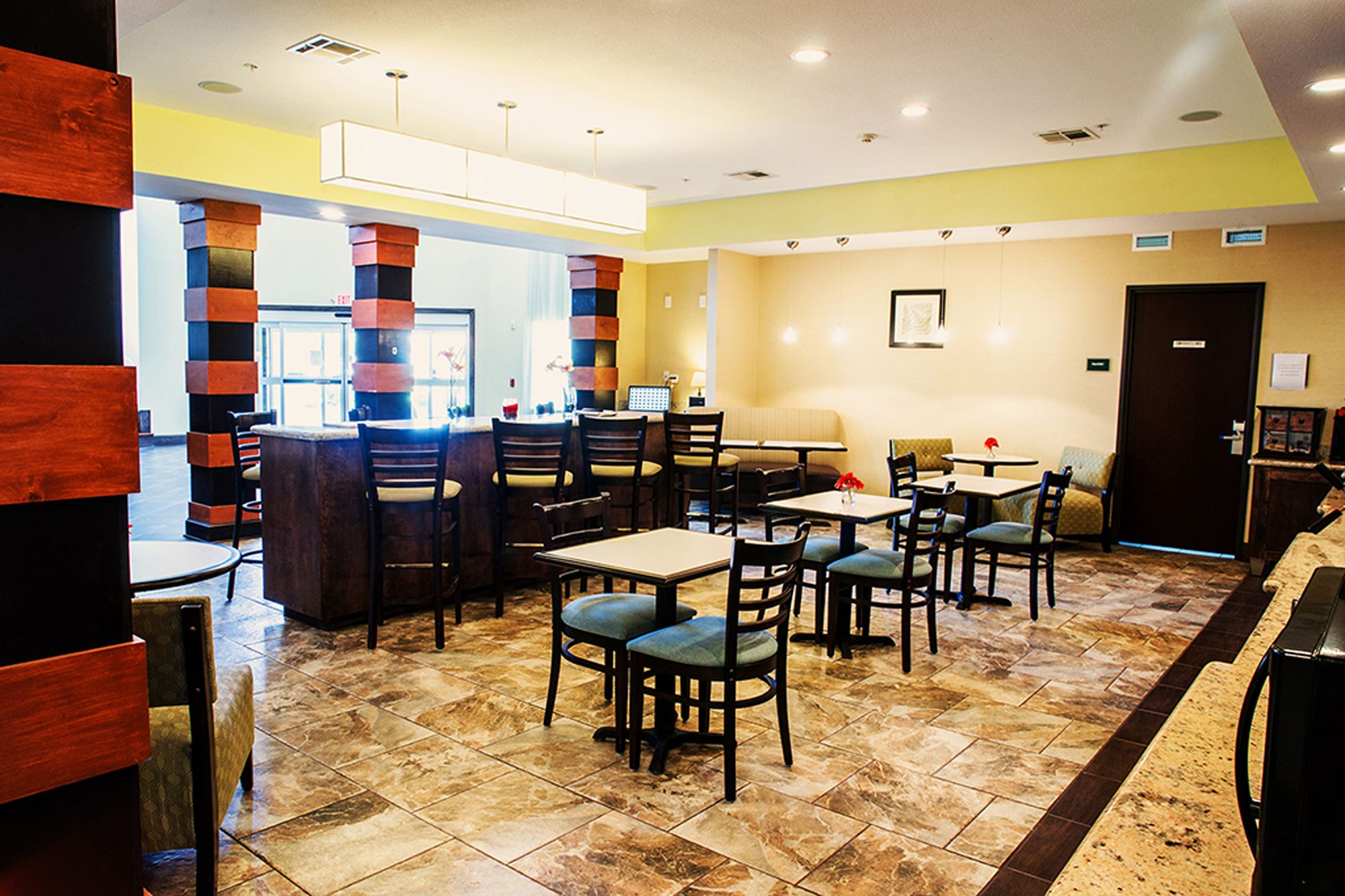 Three Rivers Inn & Suites