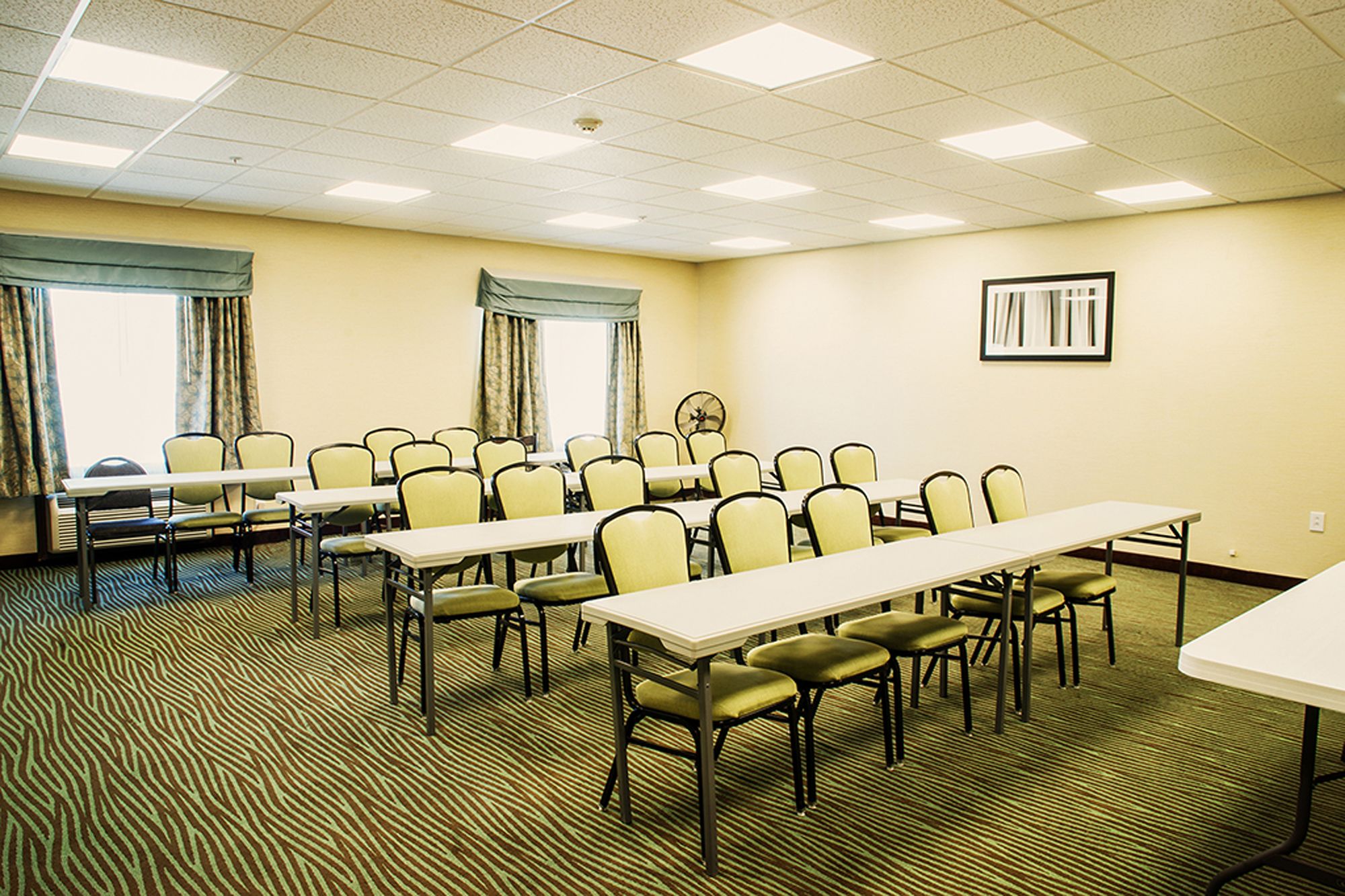 Three Rivers Inn & Suites