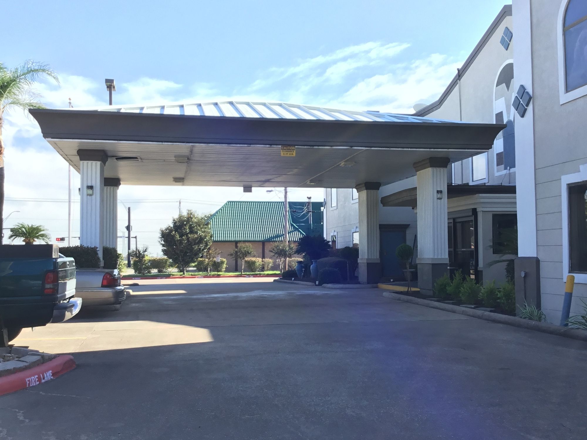 Days Inn & Suites by Wyndham NASA Space Center Houston