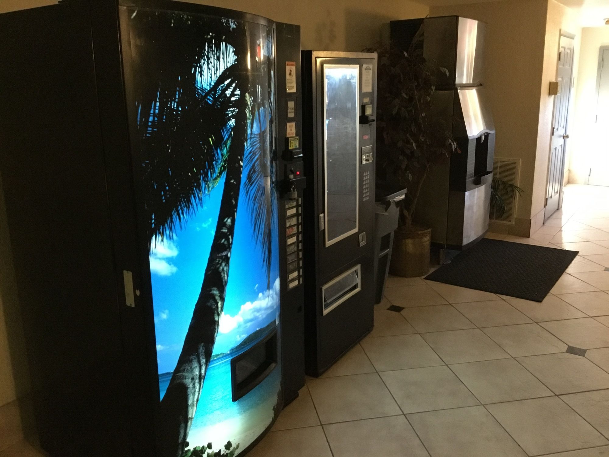 Days Inn & Suites by Wyndham NASA Space Center Houston