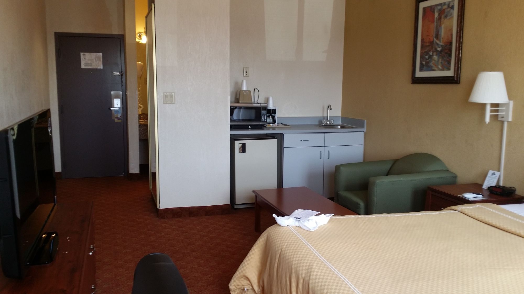 Days Inn & Suites by Wyndham NASA Space Center Houston