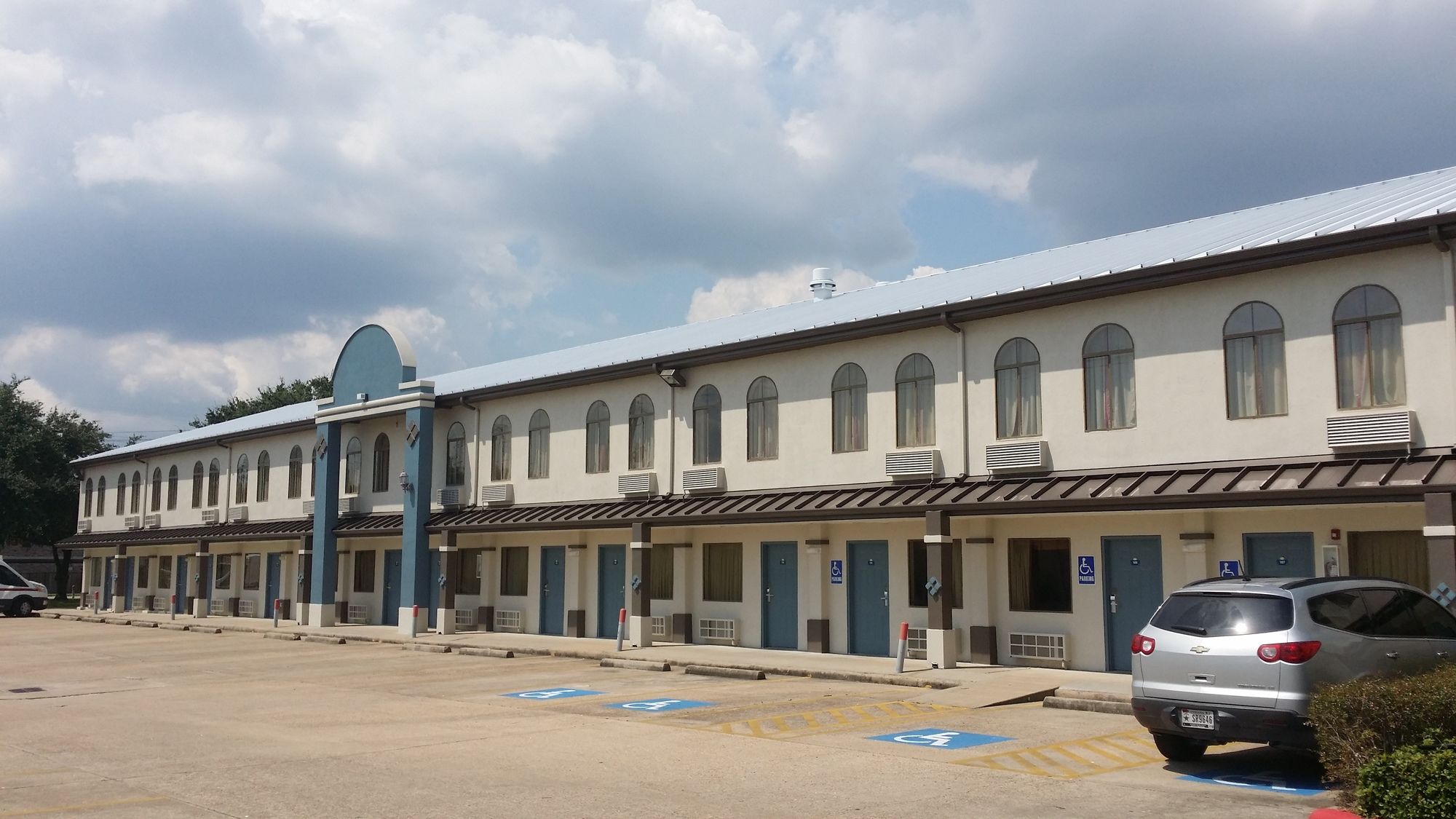 Days Inn & Suites by Wyndham NASA Space Center Houston