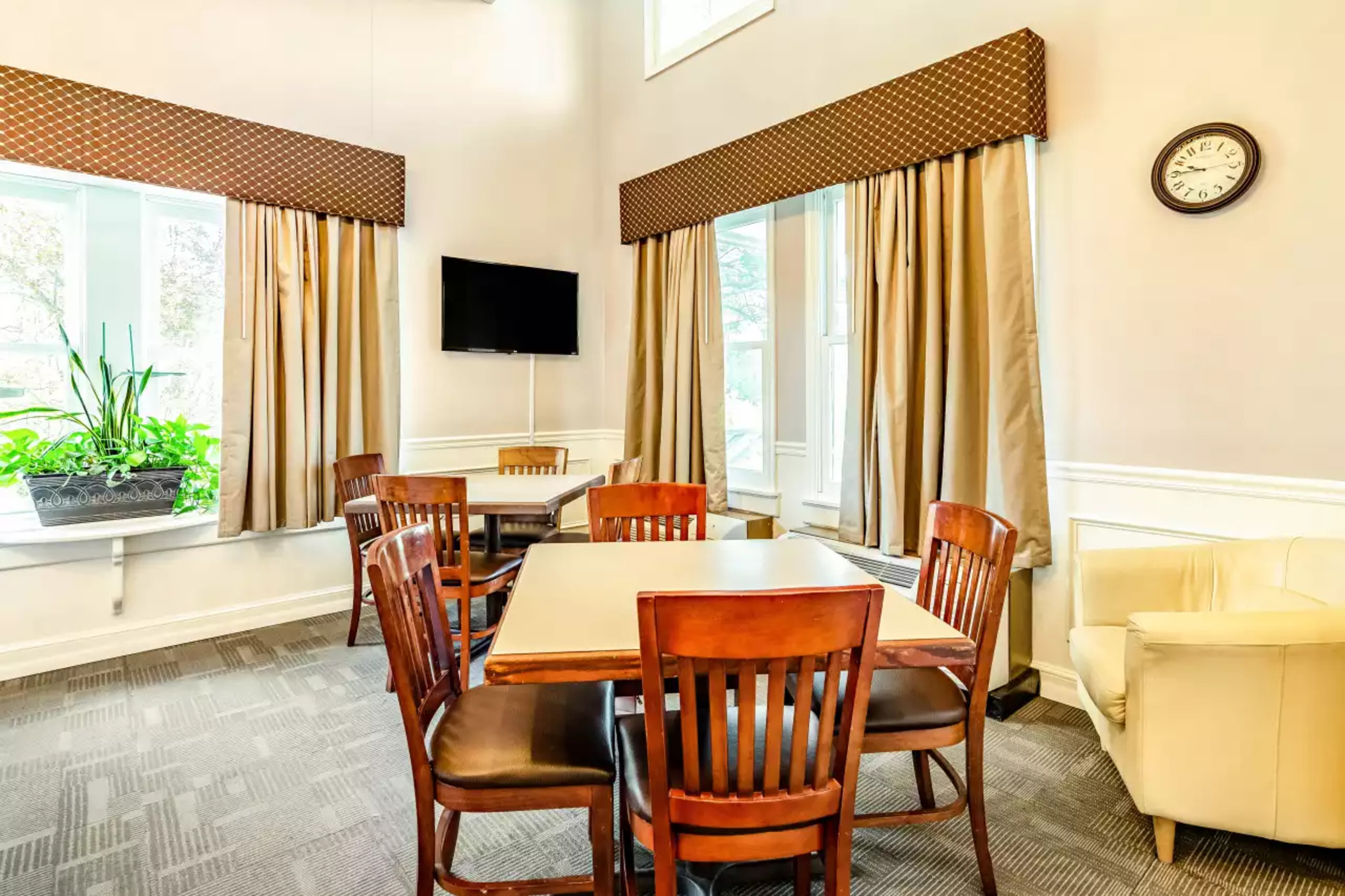 Econo Lodge Inn & Suites Radford-Blacksburg Area