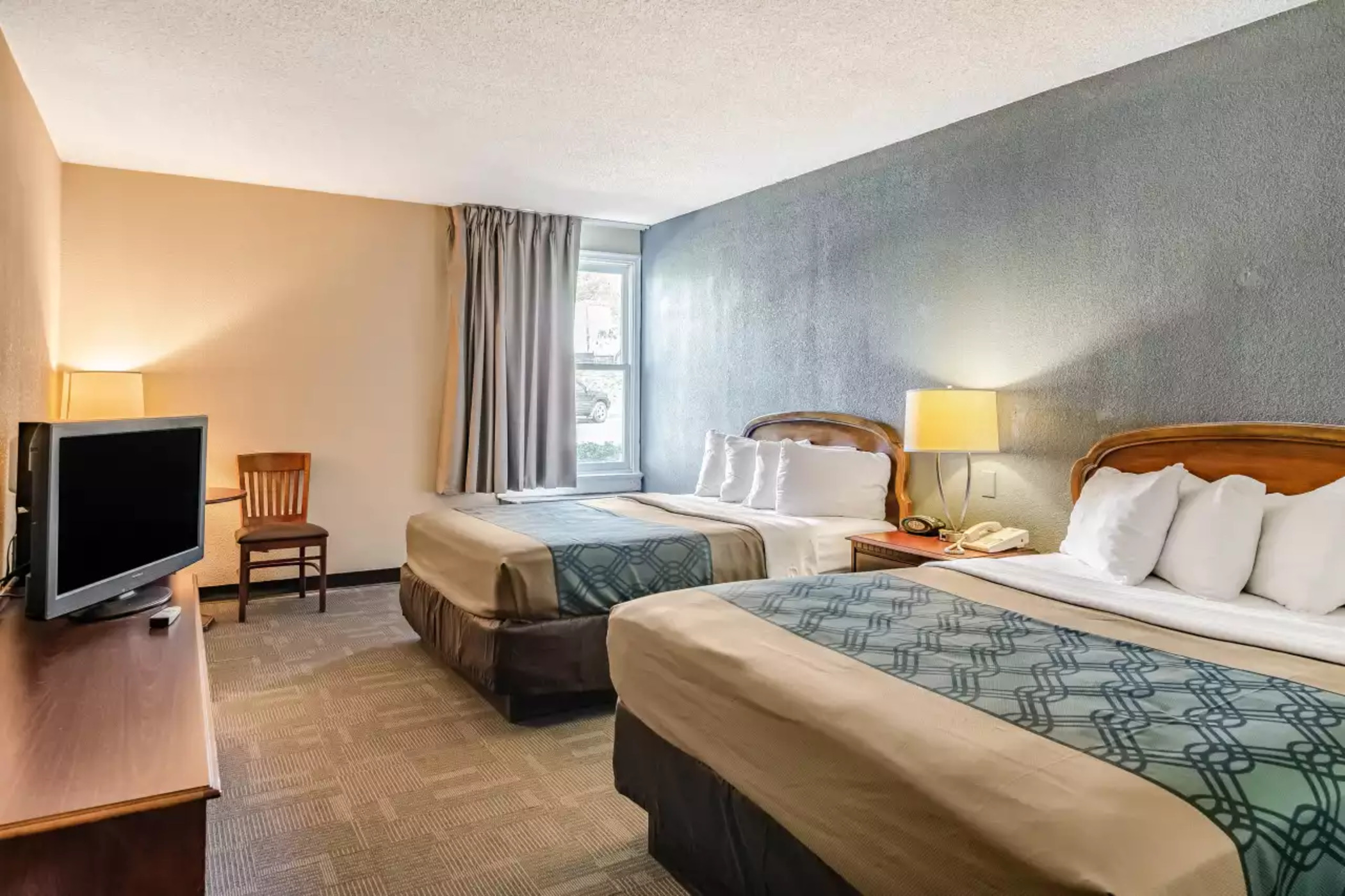 Econo Lodge Inn & Suites Radford-Blacksburg Area