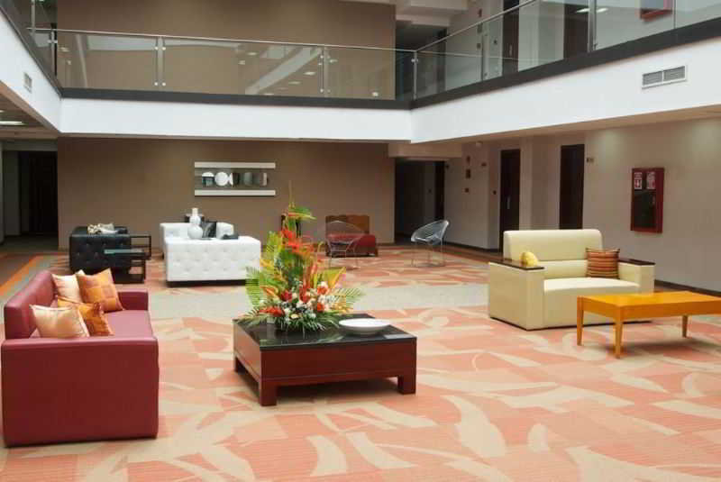Altamira Village Hotel & Suites