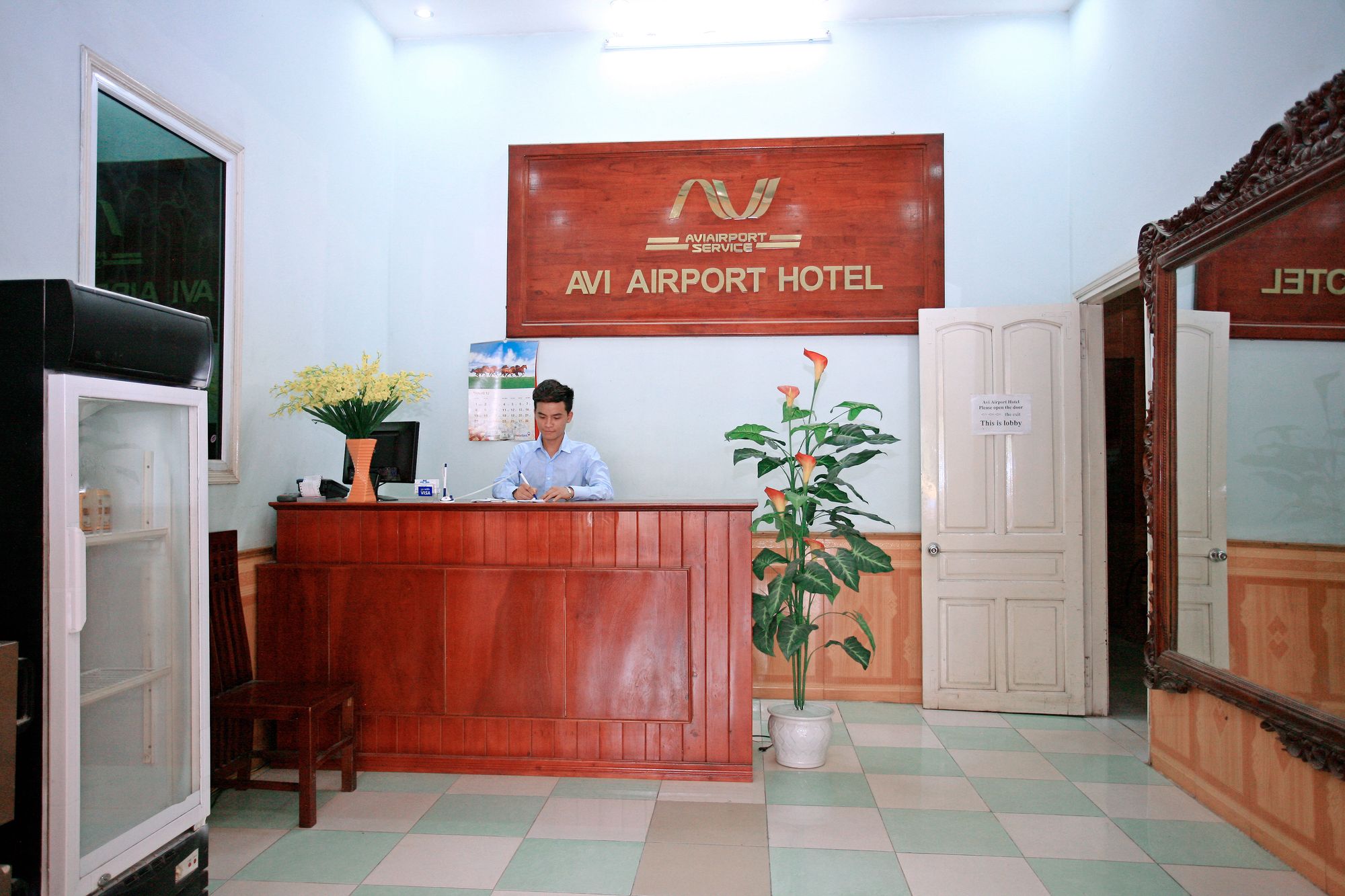 Avi Airport Hotel