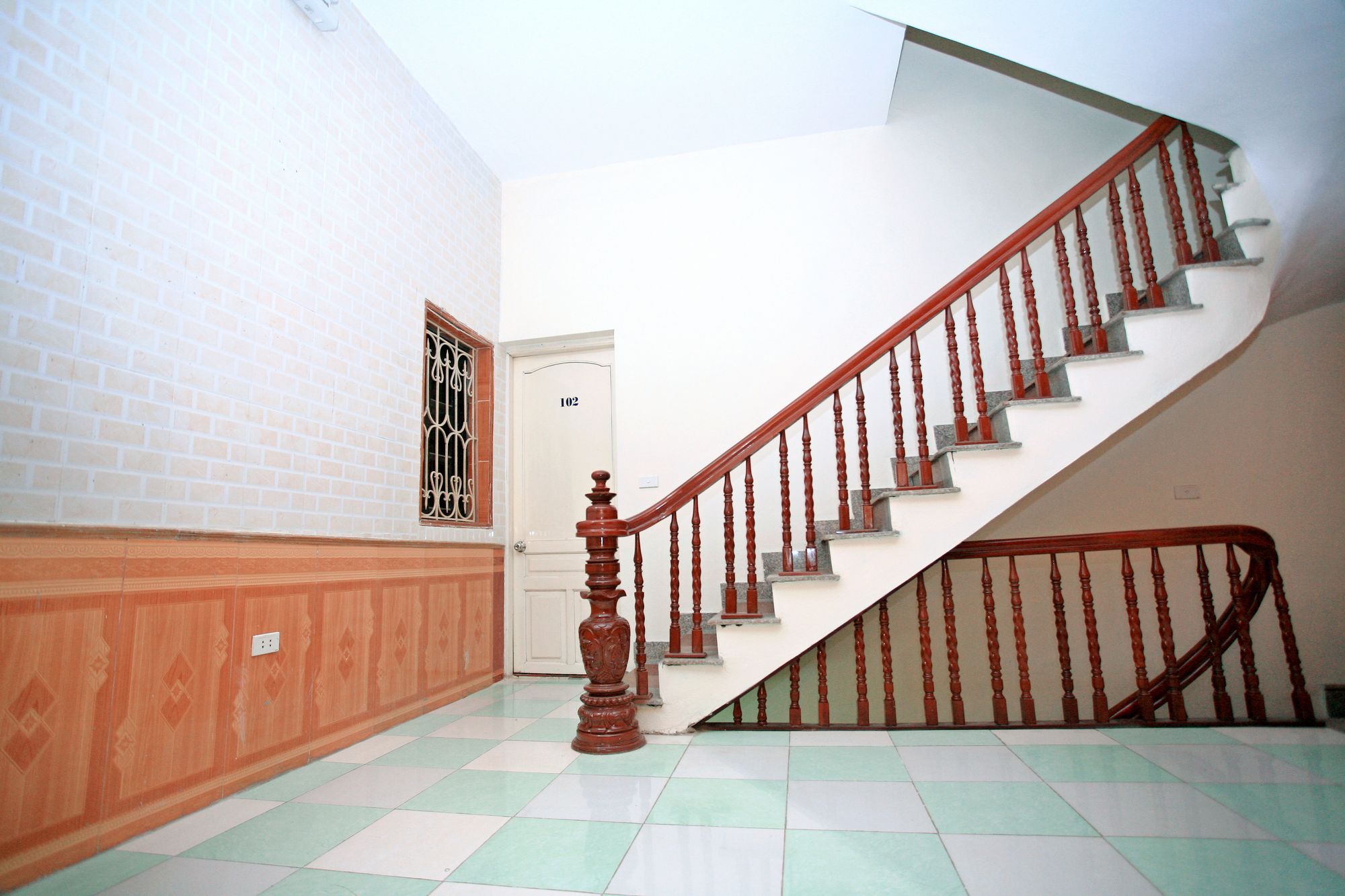 Avi Airport Hotel