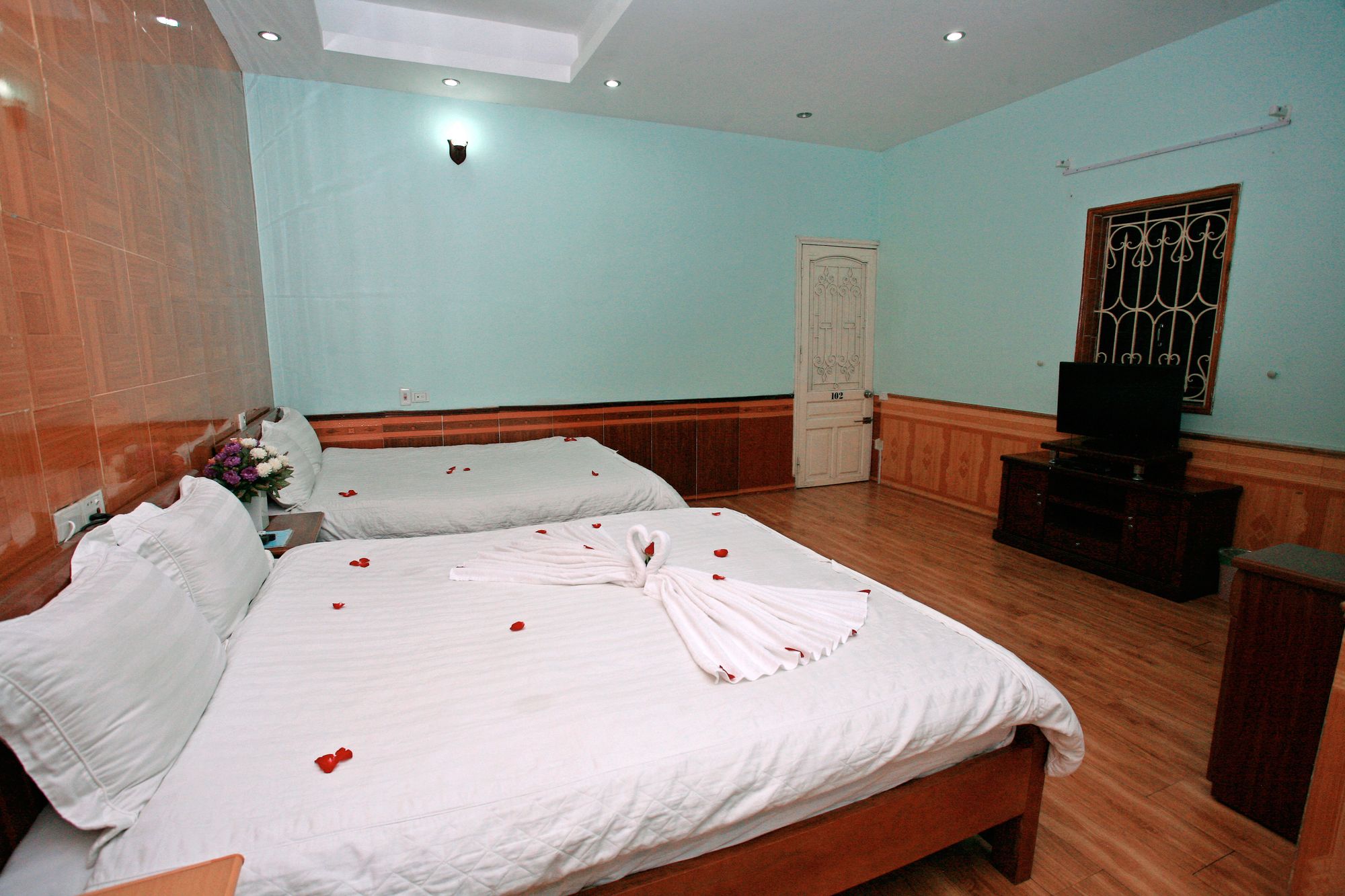 Avi Airport Hotel