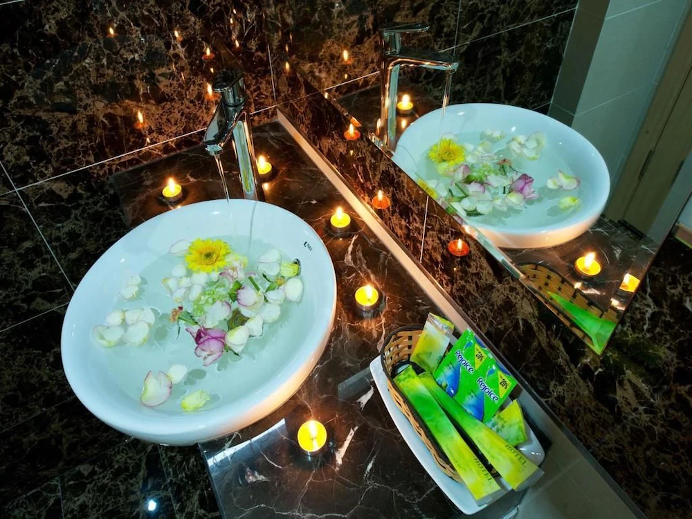 Golden Diamond Hotel