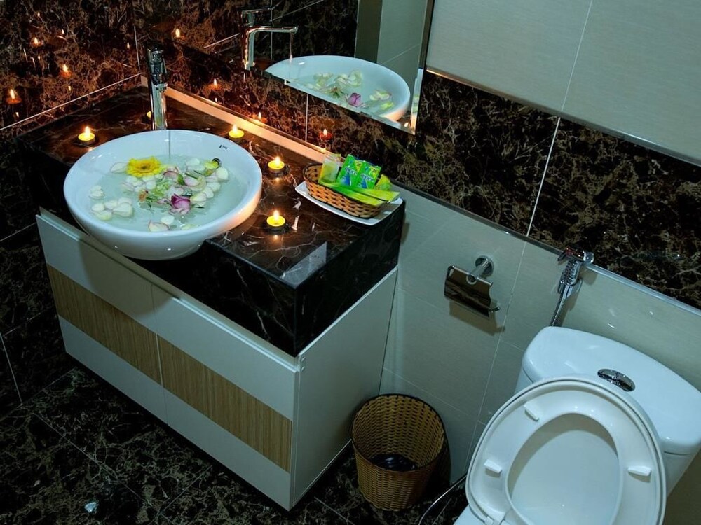 Golden Diamond Hotel