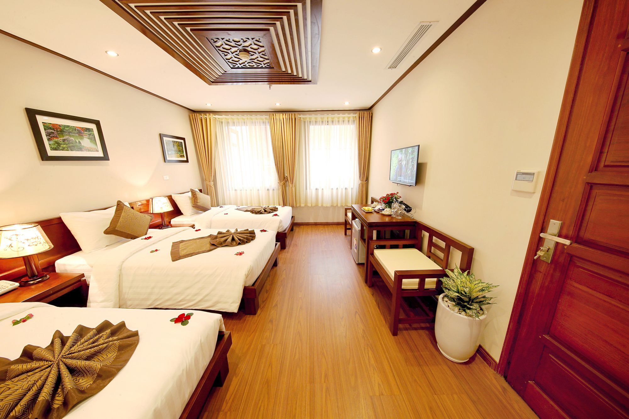 Hanoi Nostalgia Hotel