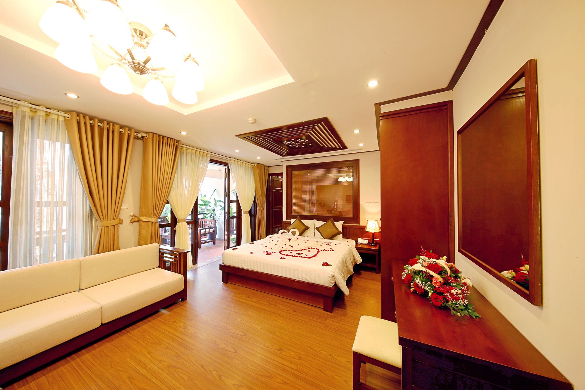 Hanoi Nostalgia Hotel