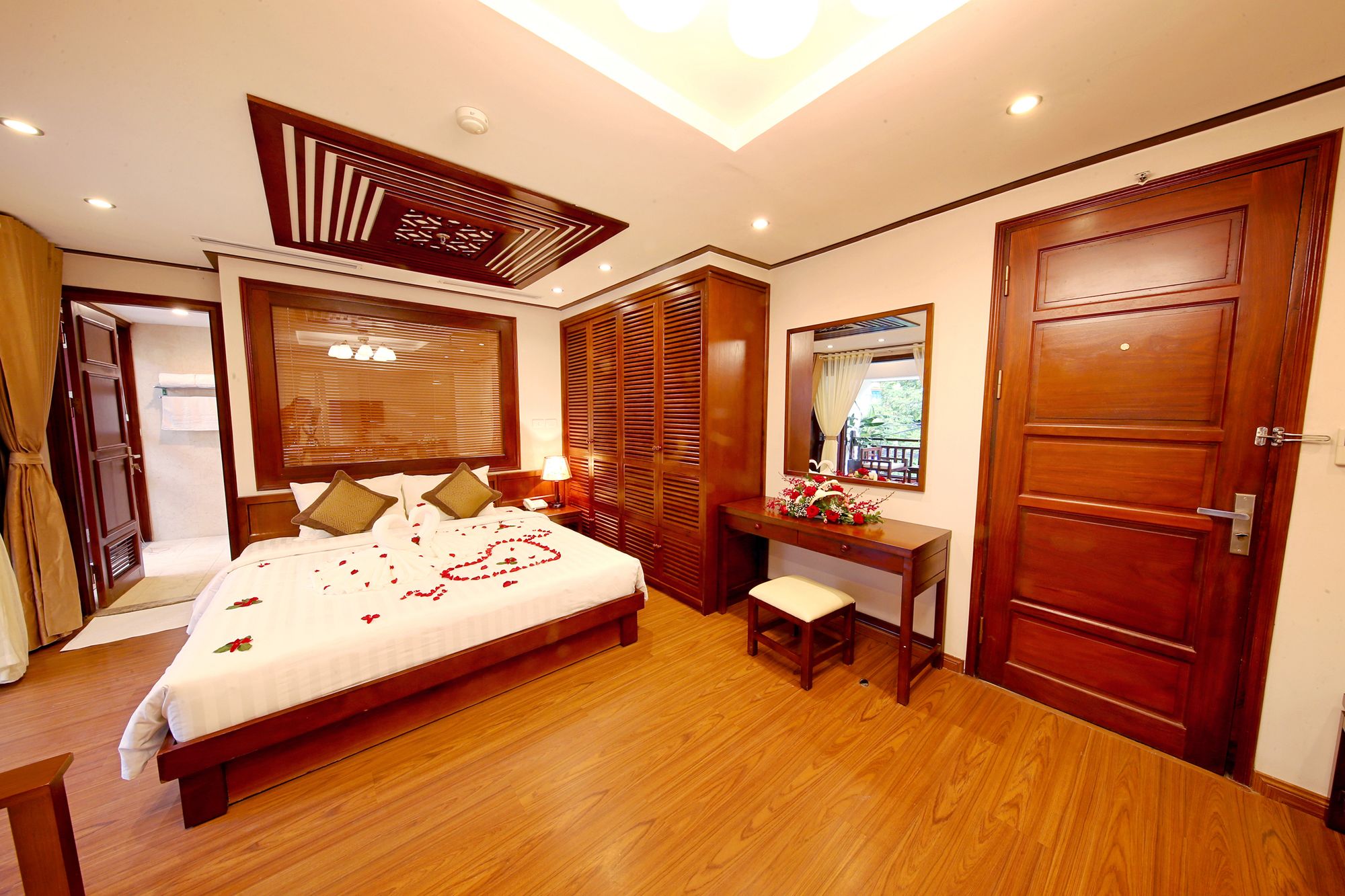 Hanoi Nostalgia Hotel
