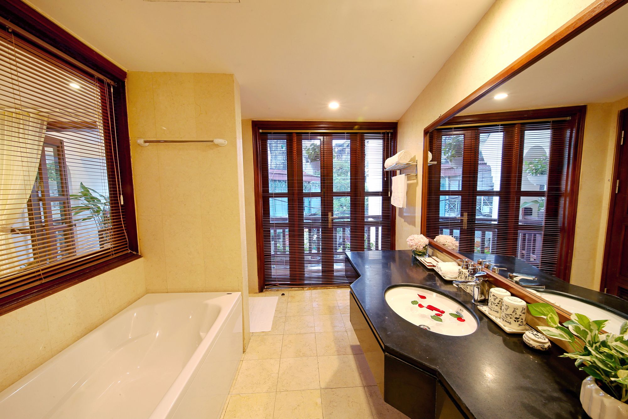 Hanoi Nostalgia Hotel