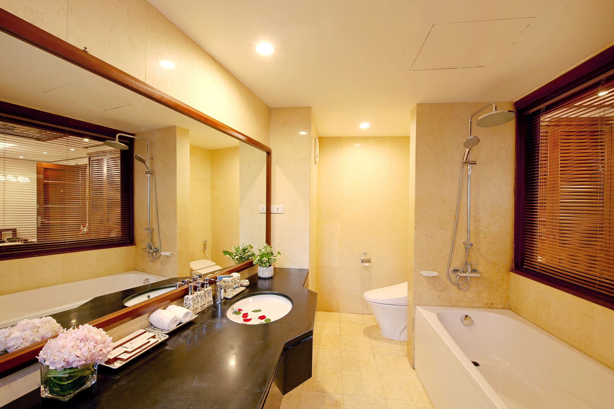 Hanoi Nostalgia Hotel