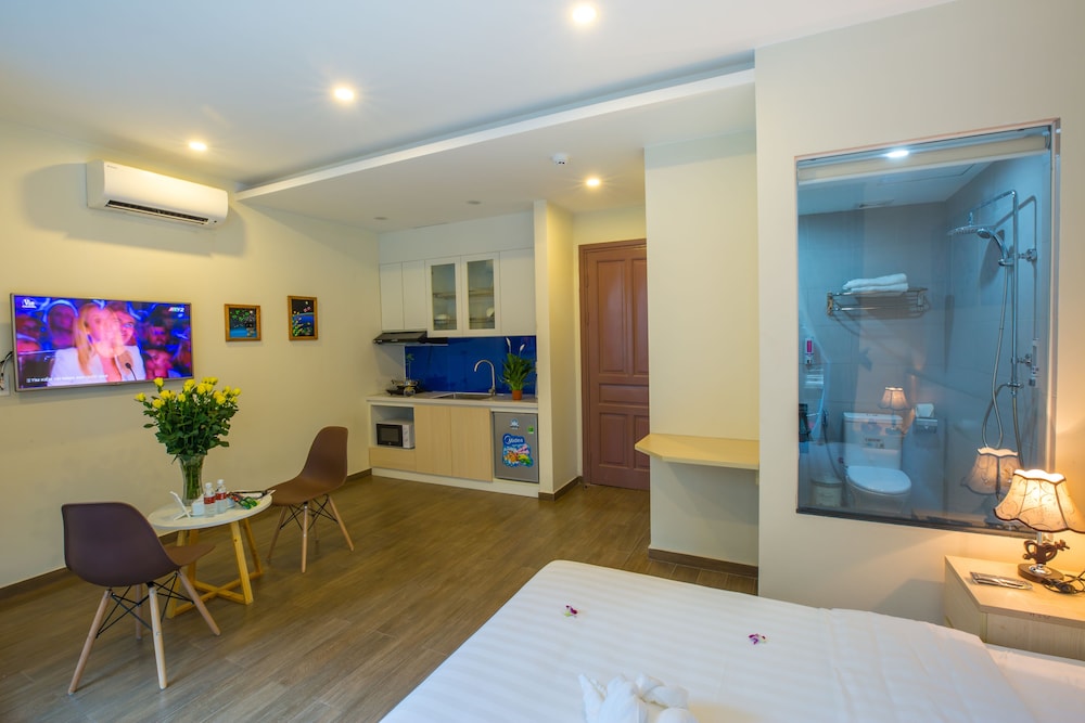 Hanoi Old Quarter Apartment And House