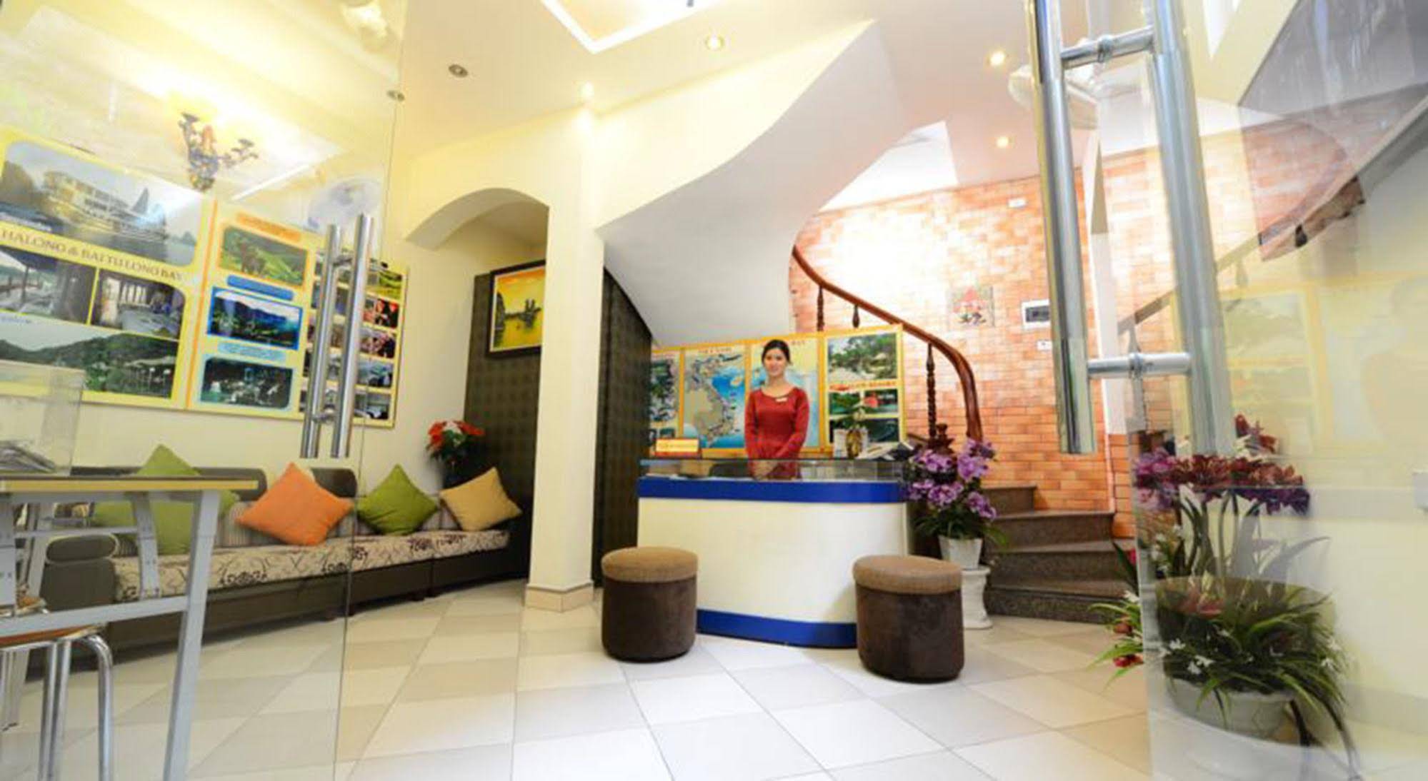 Holiday Lakeview Hotel