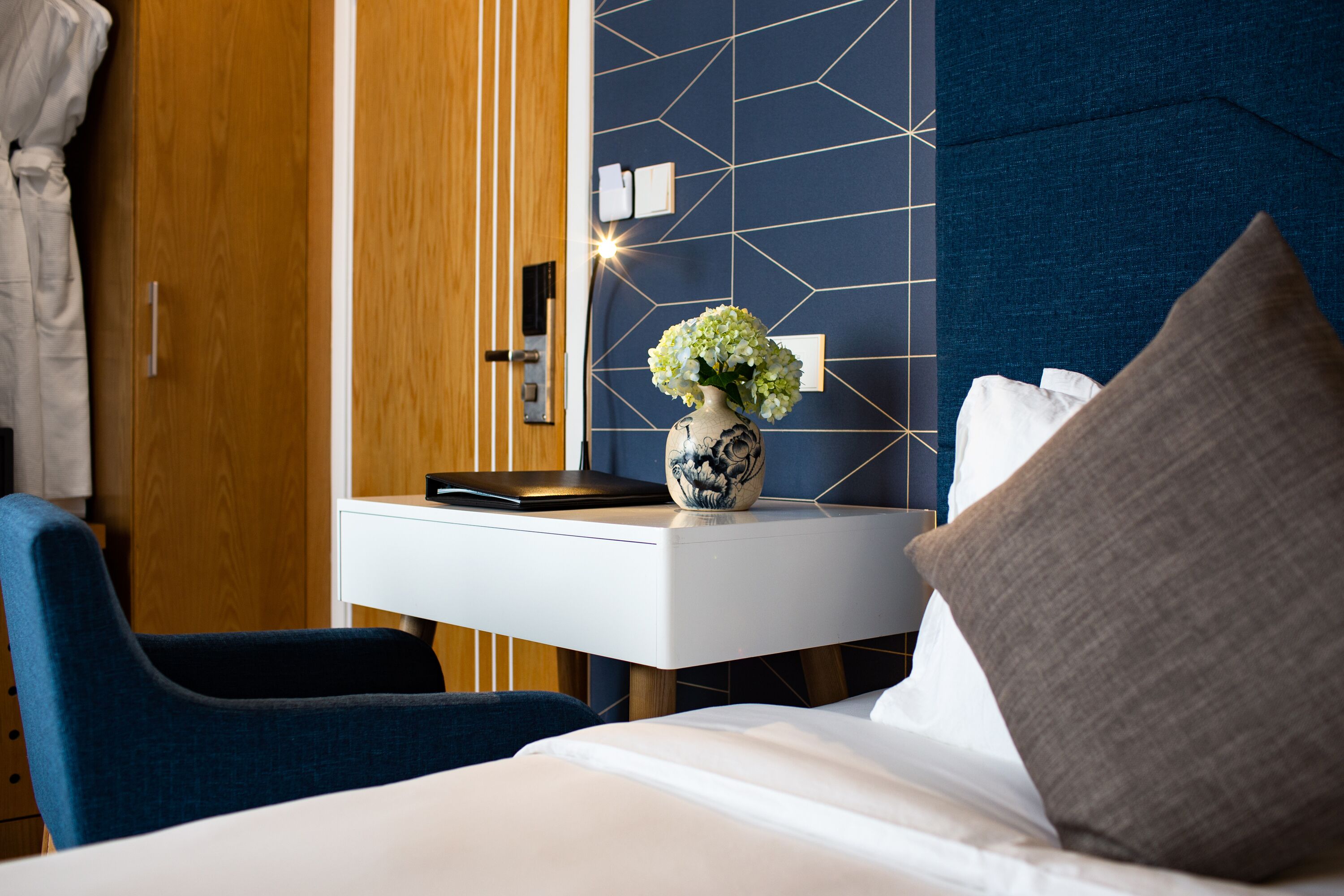 May De Ville Legend Hotel & Spa
