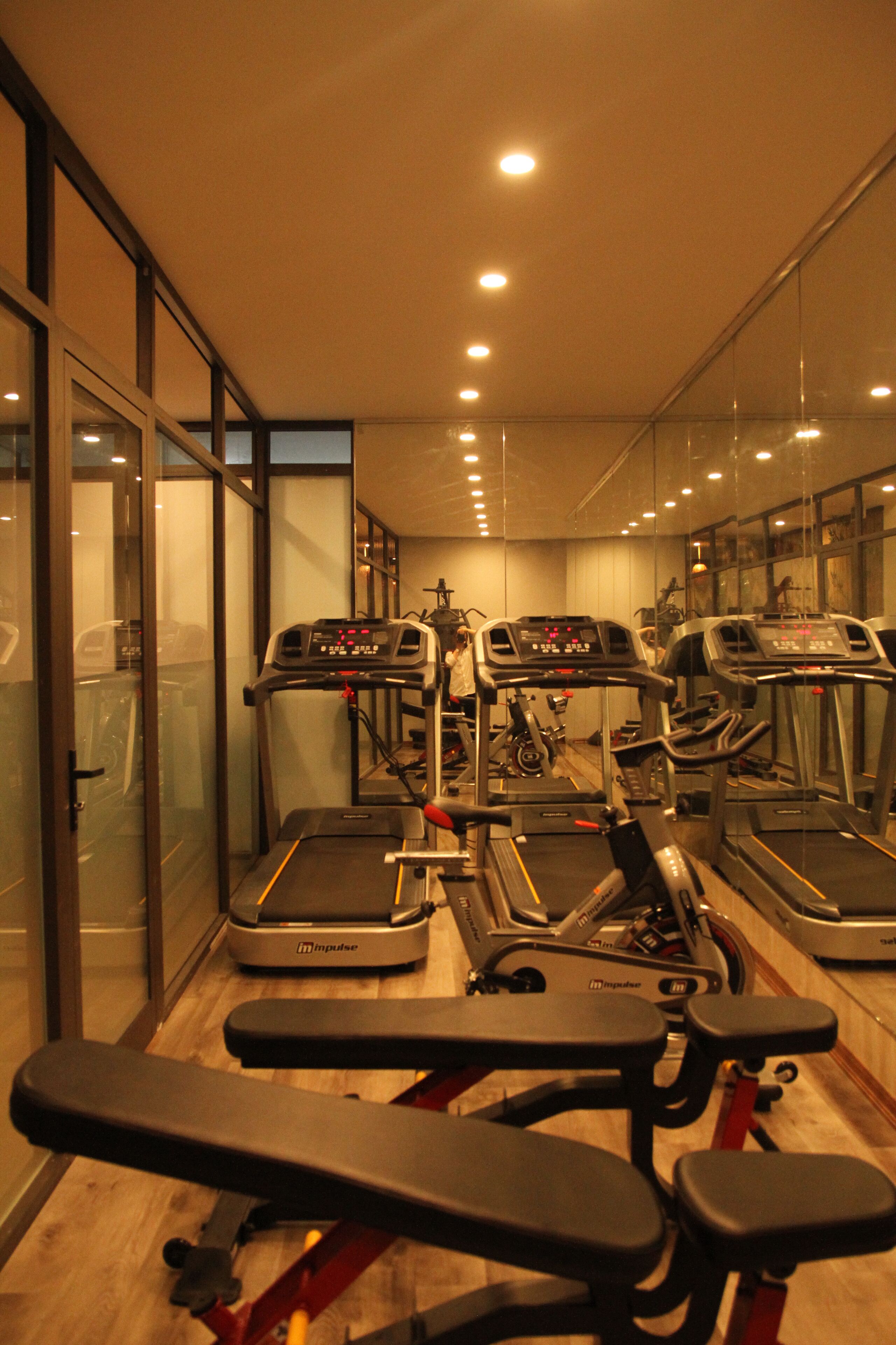 May De Ville Legend Hotel & Spa