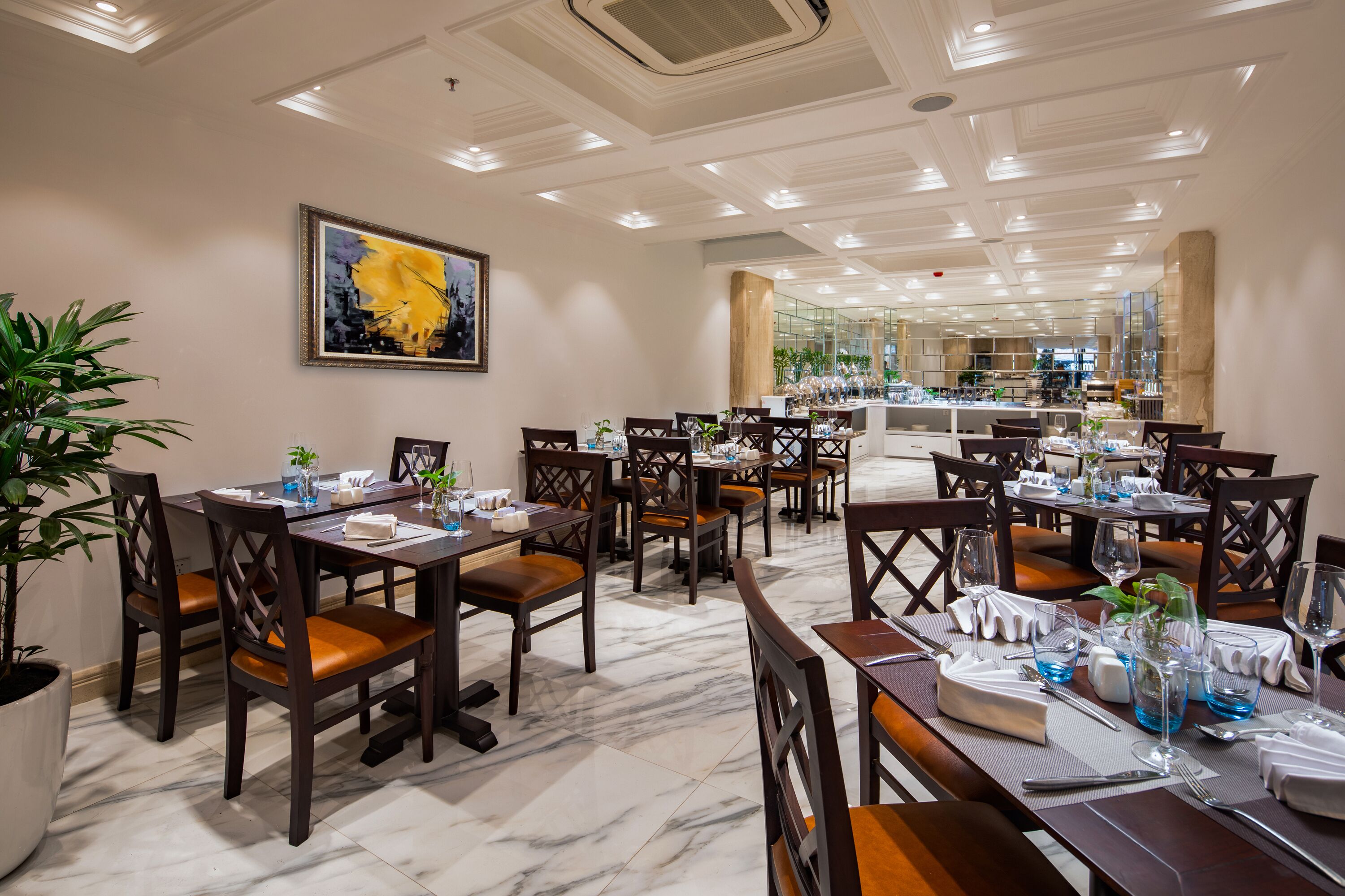 May De Ville Legend Hotel & Spa