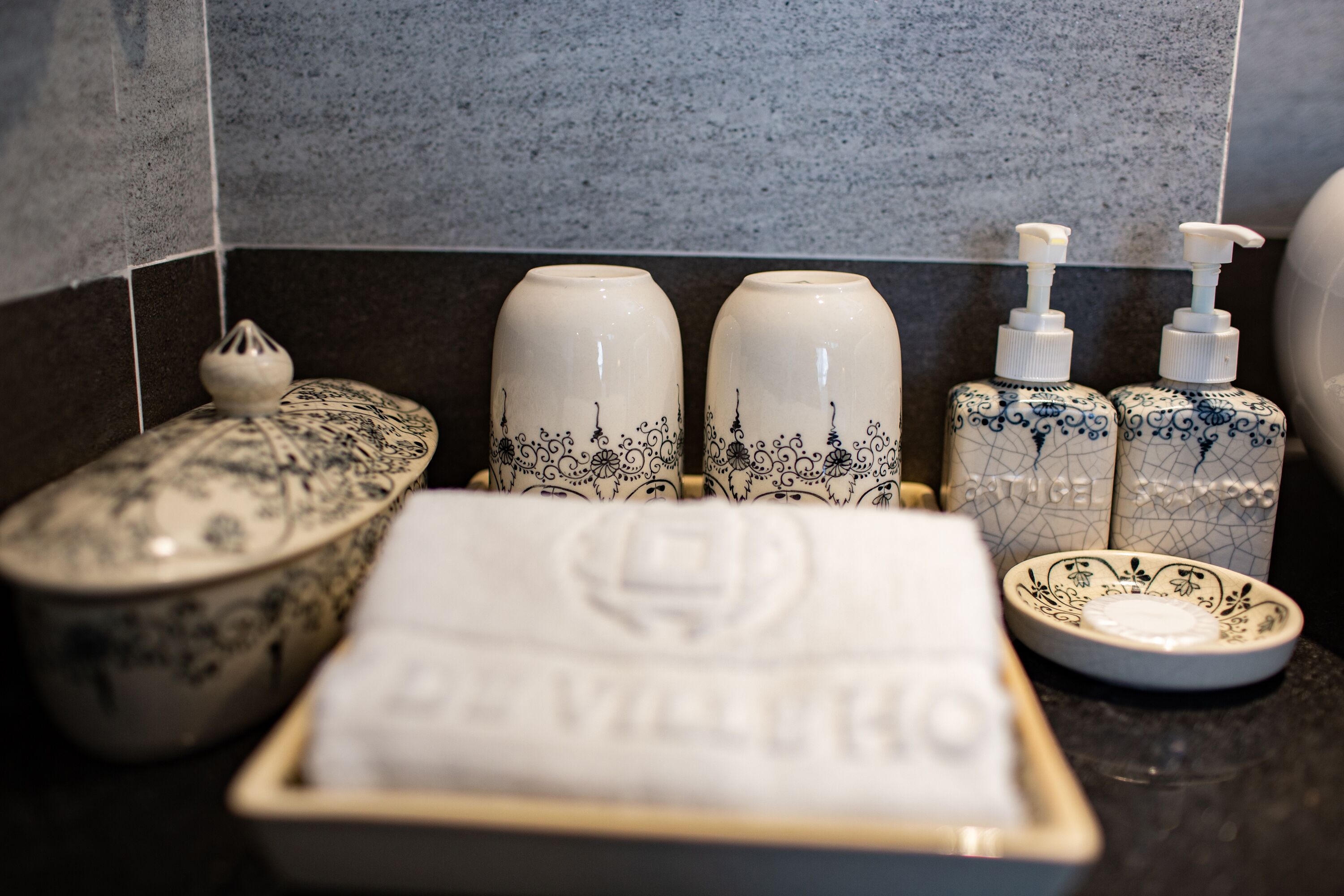 May De Ville Legend Hotel & Spa