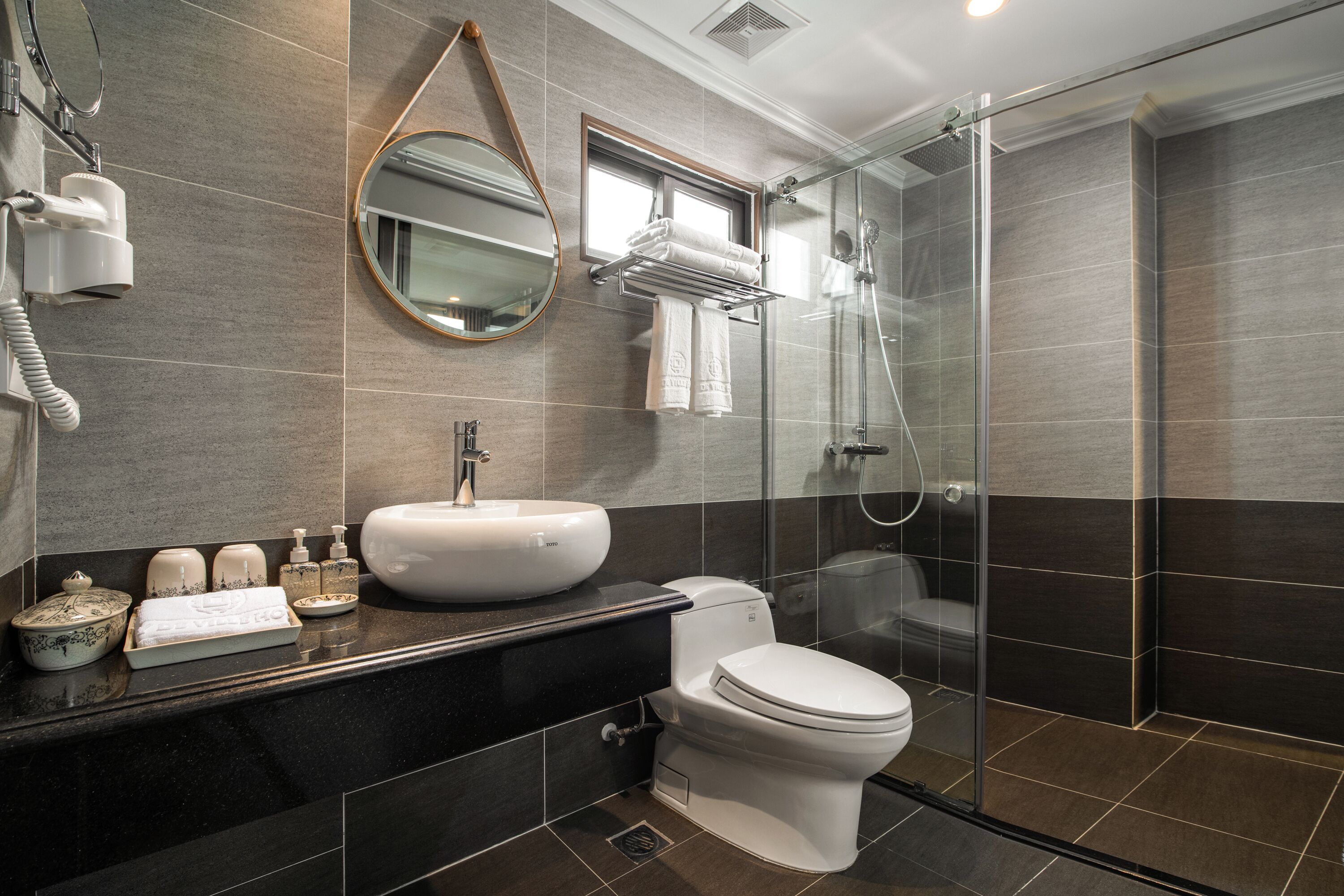 May De Ville Legend Hotel & Spa