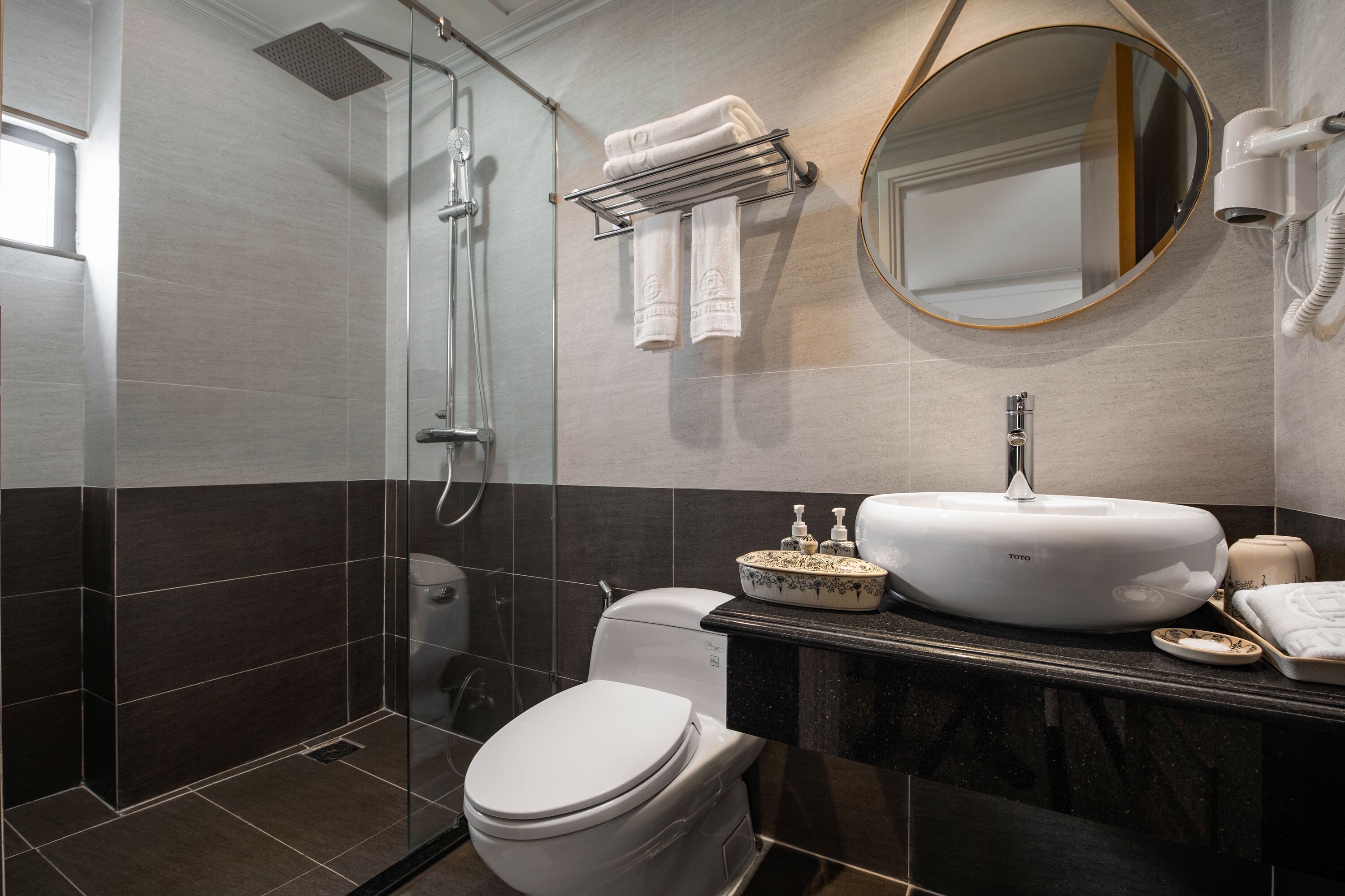 May De Ville Legend Hotel & Spa