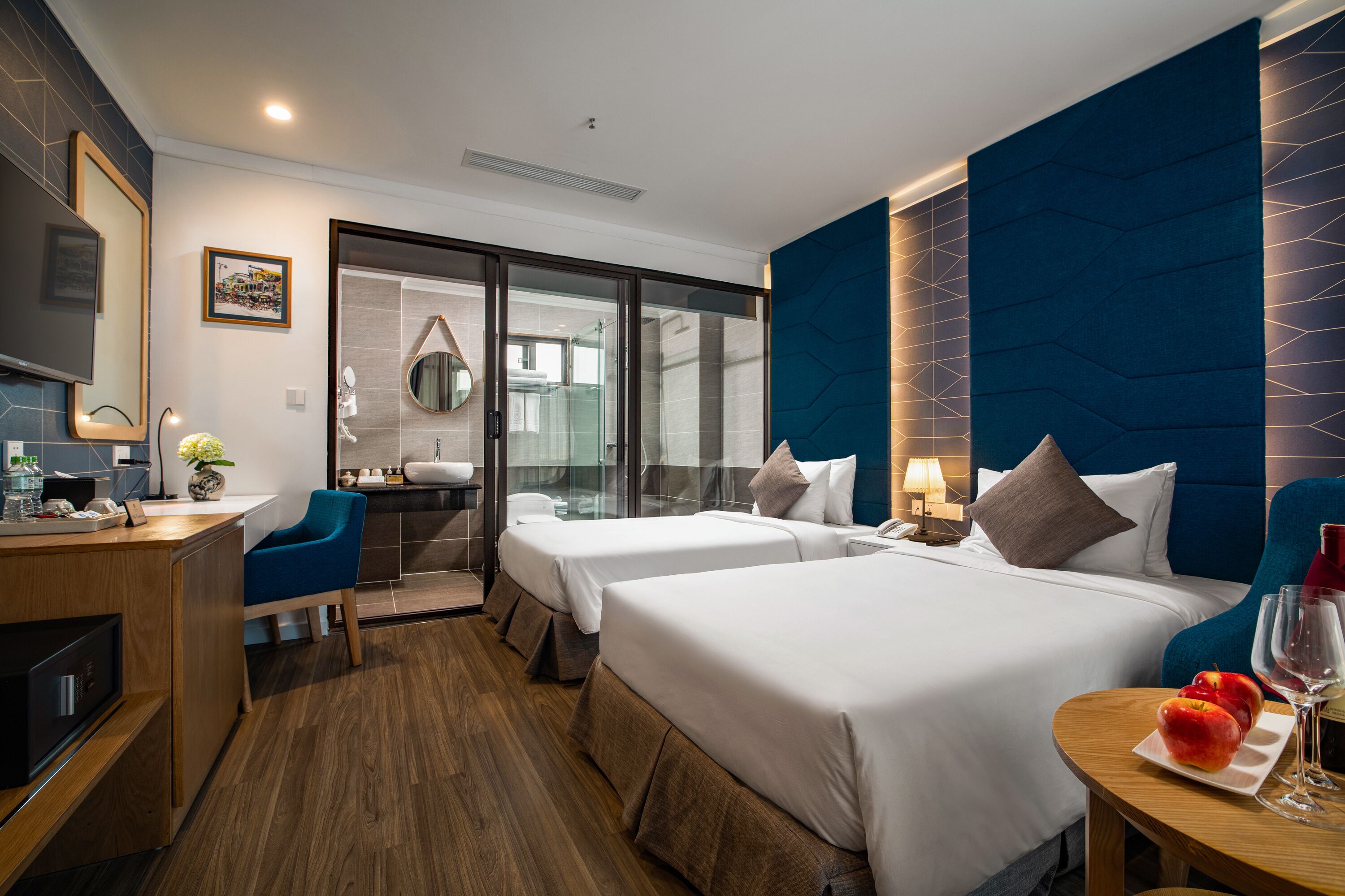 May De Ville Legend Hotel & Spa