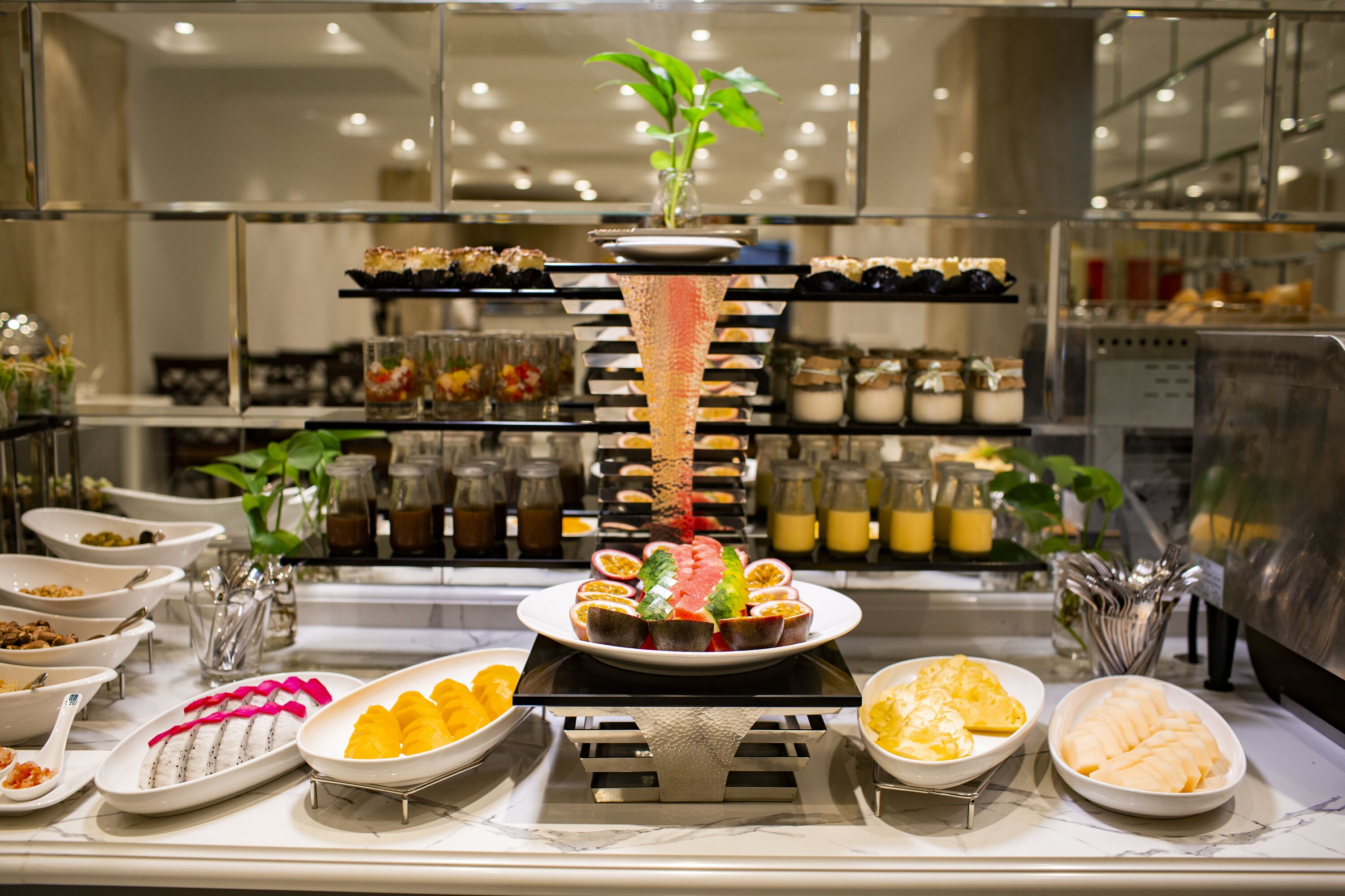 May De Ville Legend Hotel & Spa