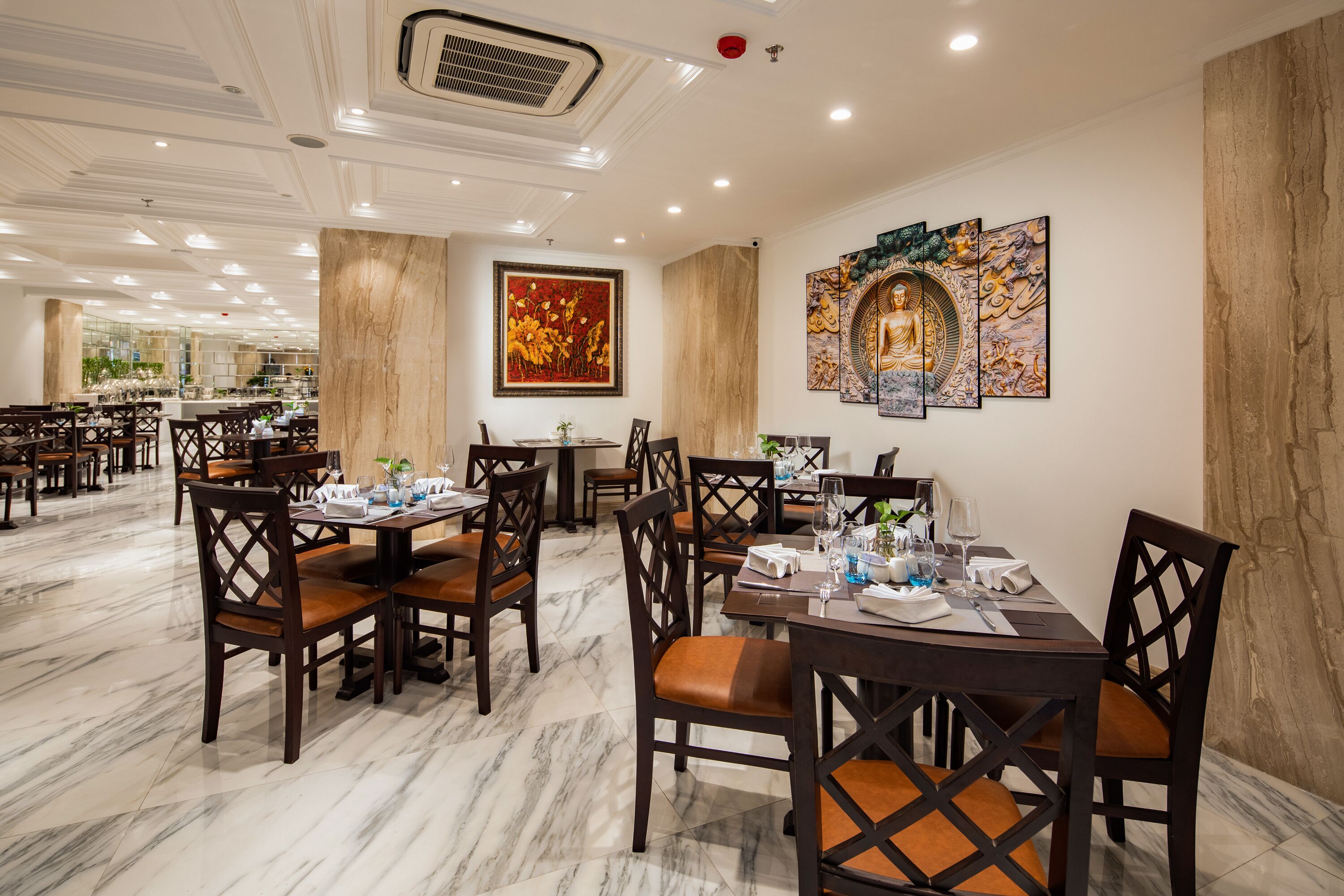 May De Ville Legend Hotel & Spa
