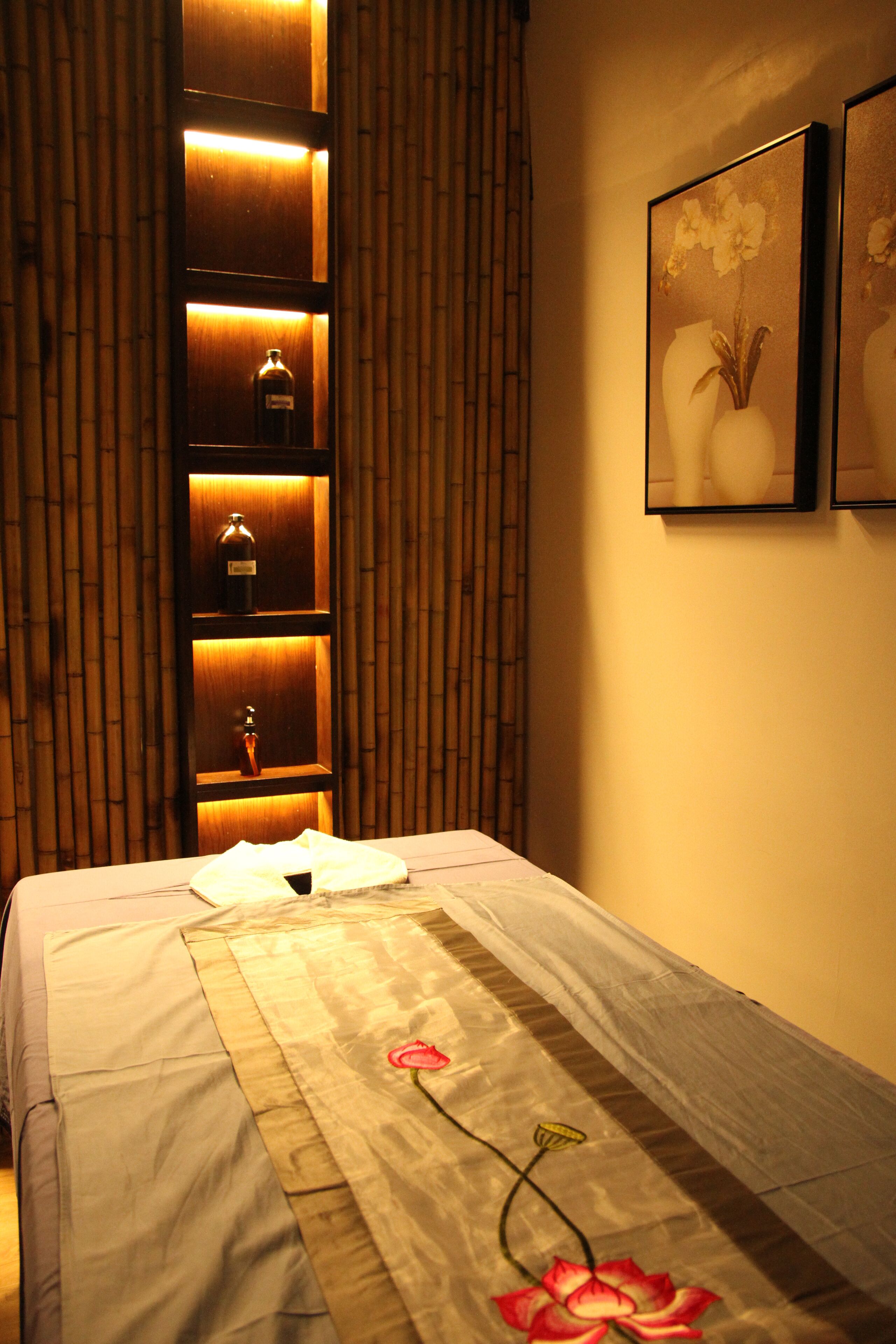 May De Ville Legend Hotel & Spa
