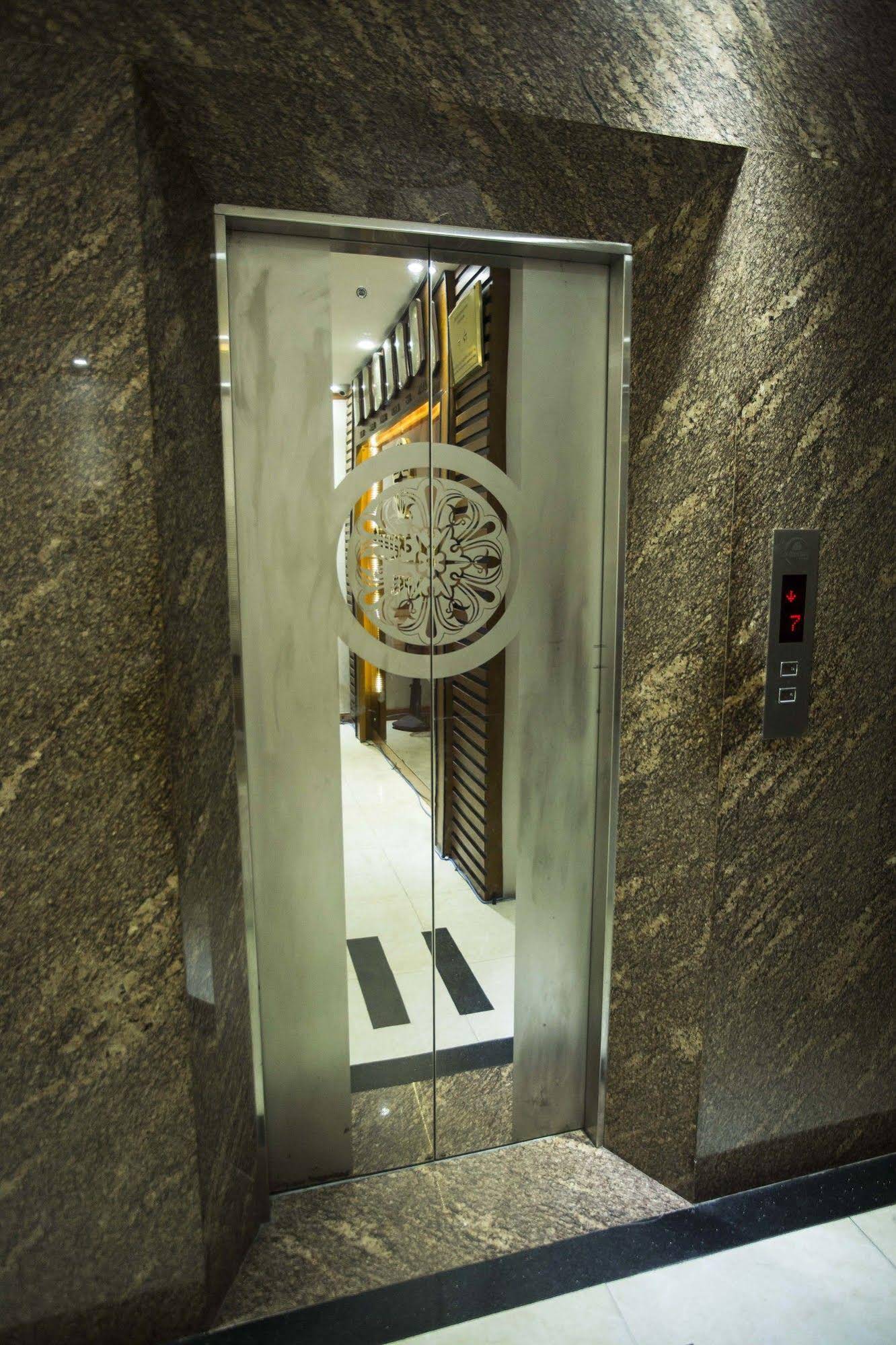 New Lotus Hotel