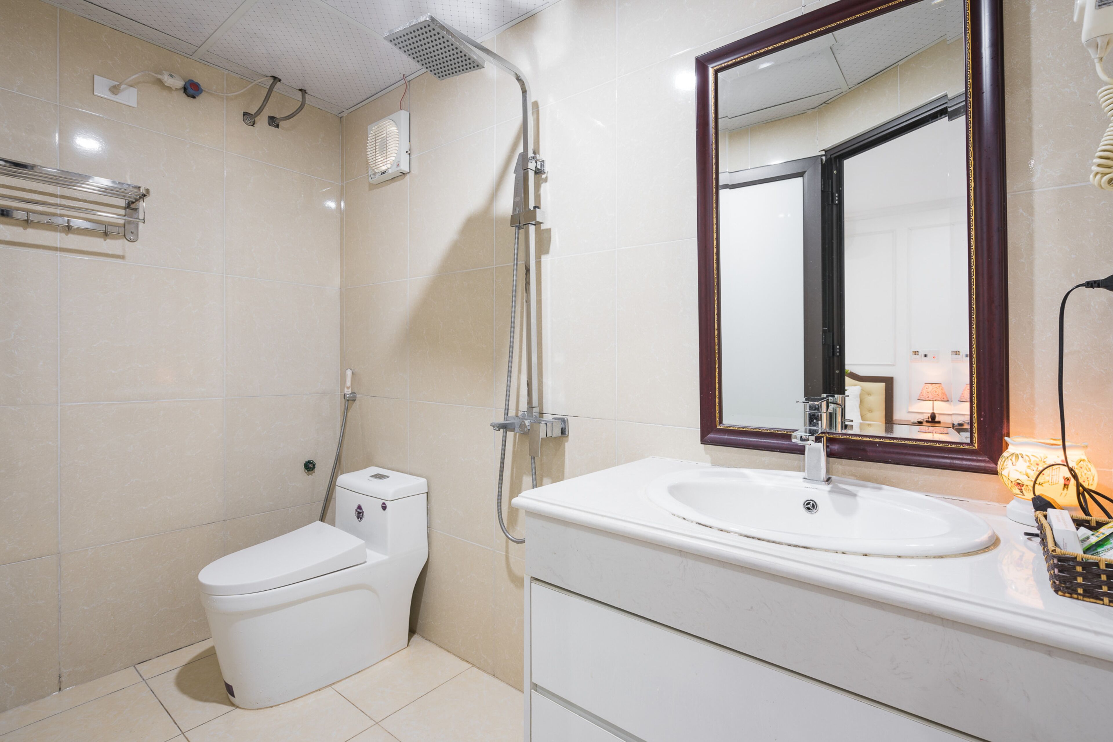 OYO 1155 Wind Hotel