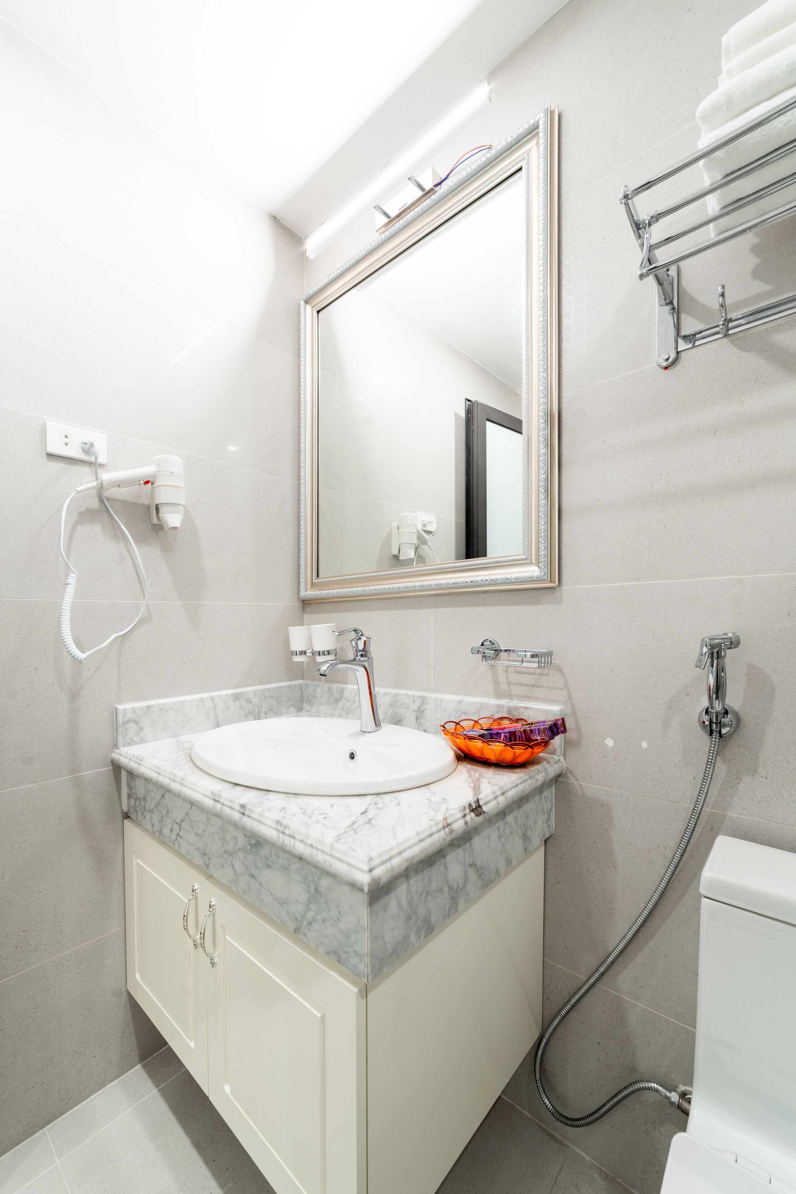 Rosy Apartment Nam Trung Yen