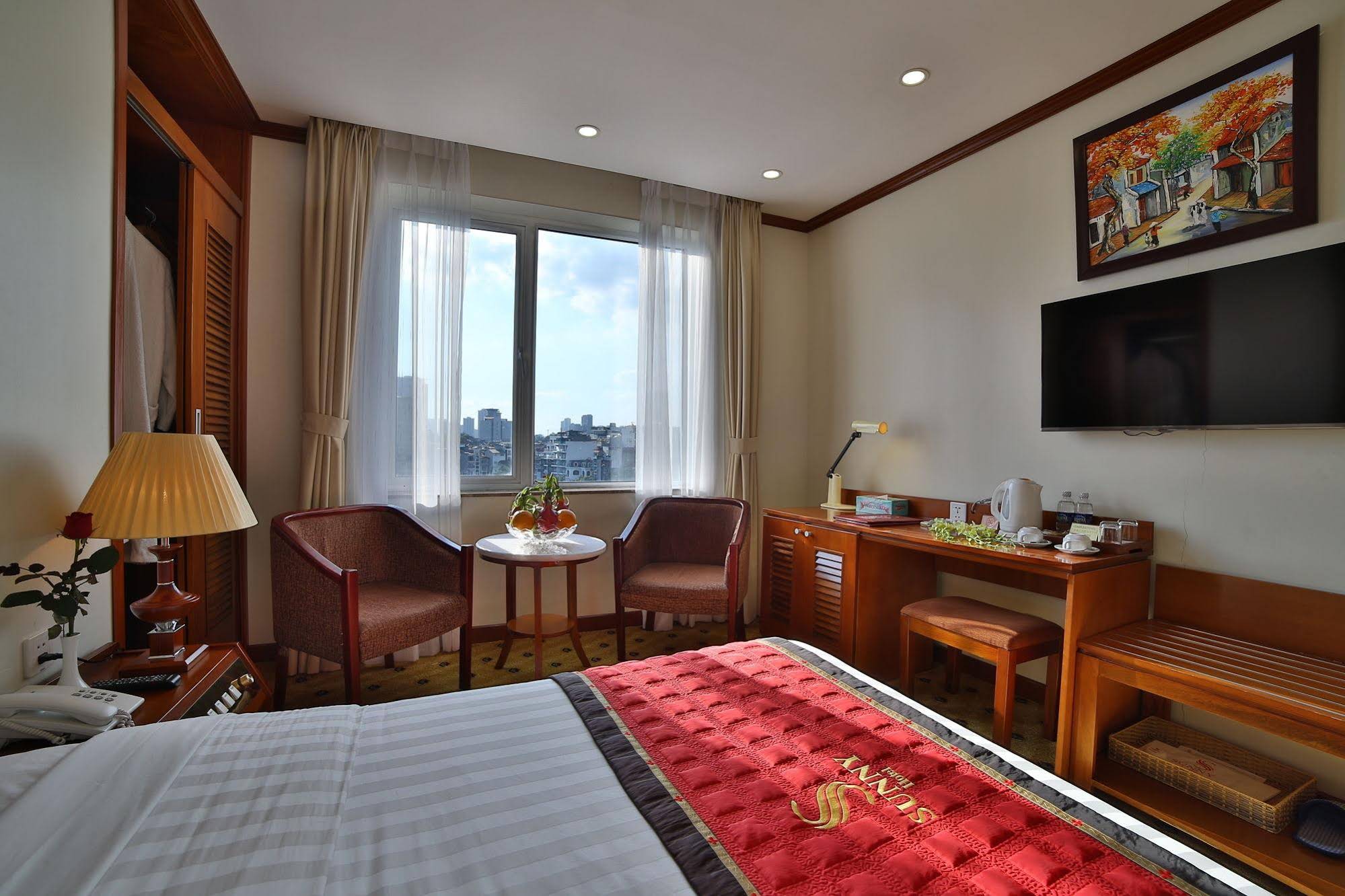 Sunny Hotel 1