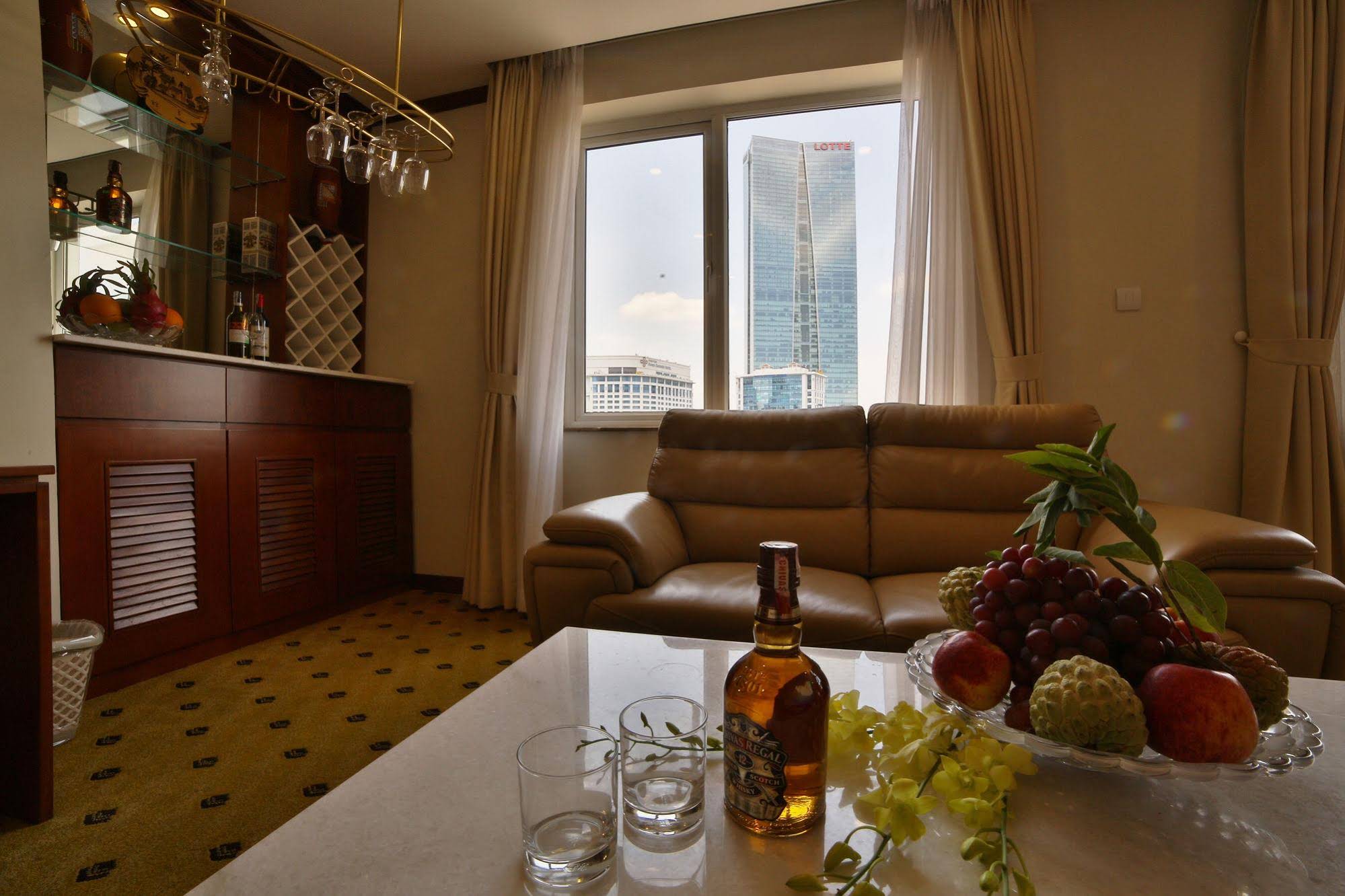 Sunny Hotel 1