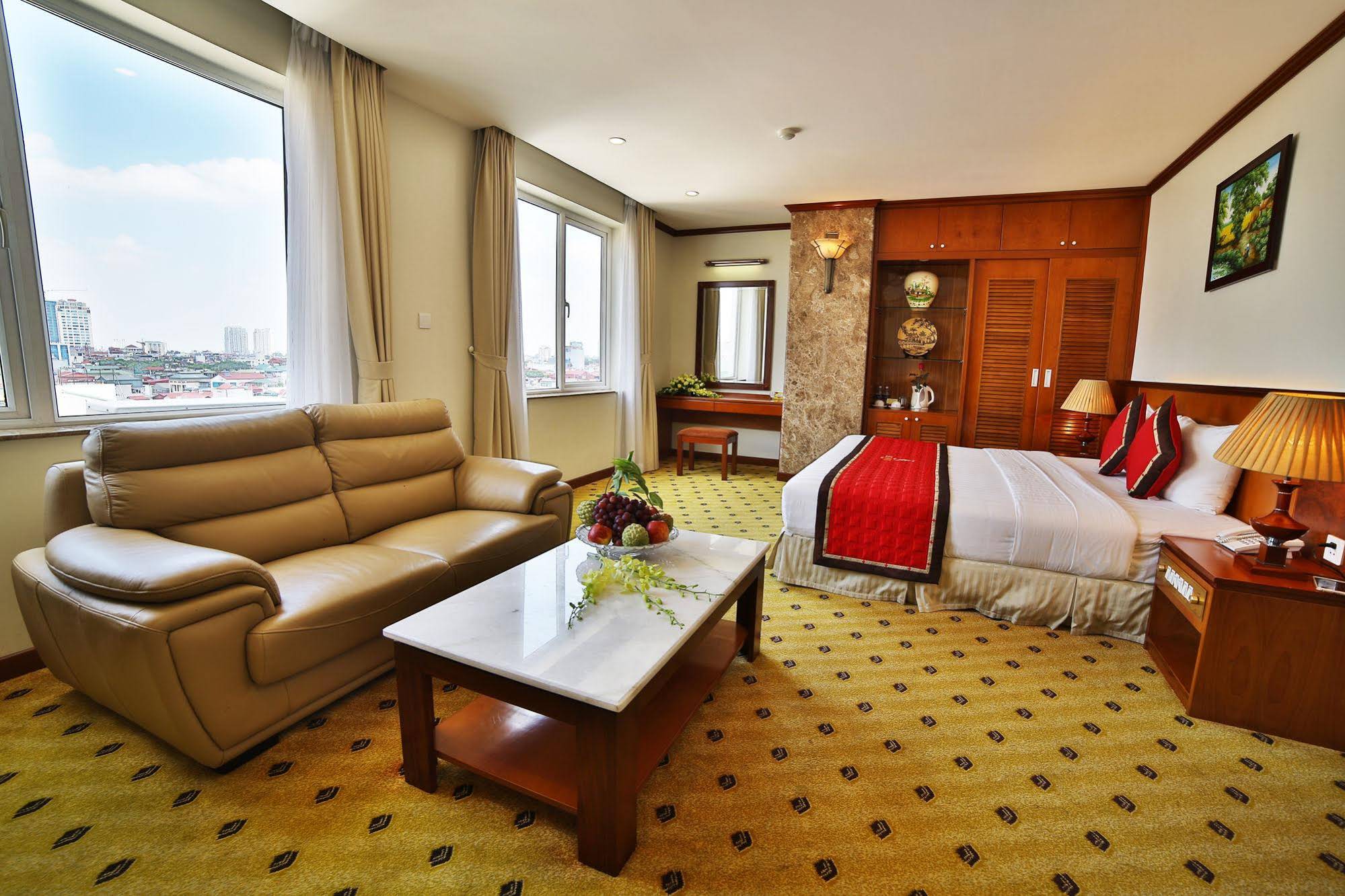 Sunny Hotel 1