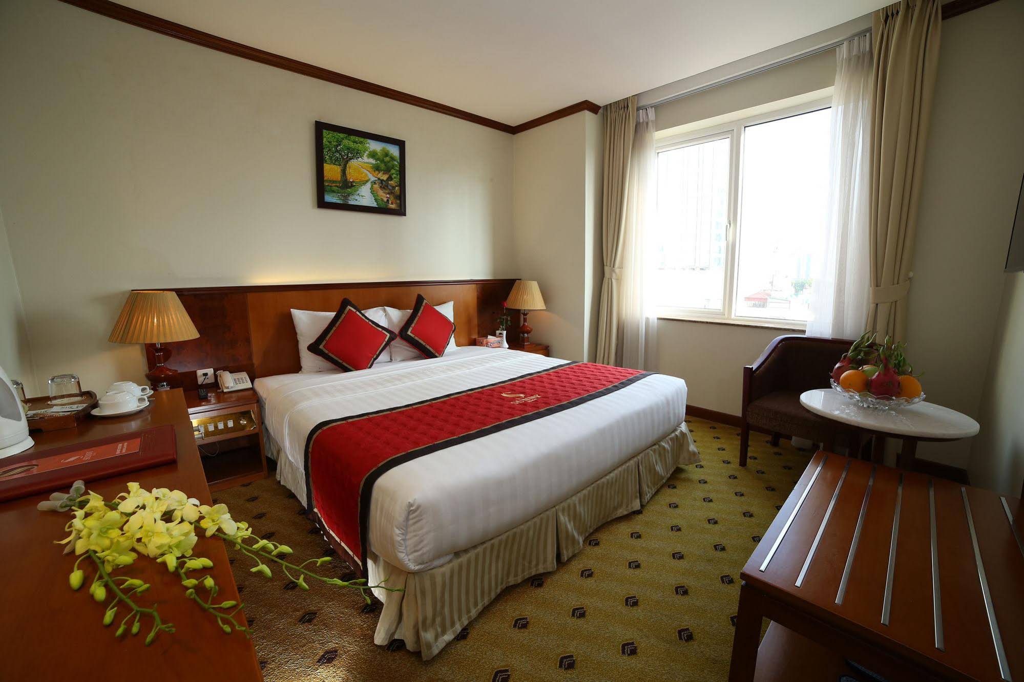 Sunny Hotel 1