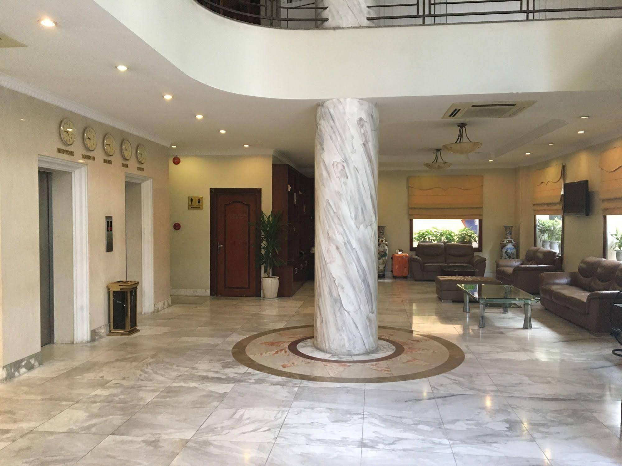 Sunny Hotel 1