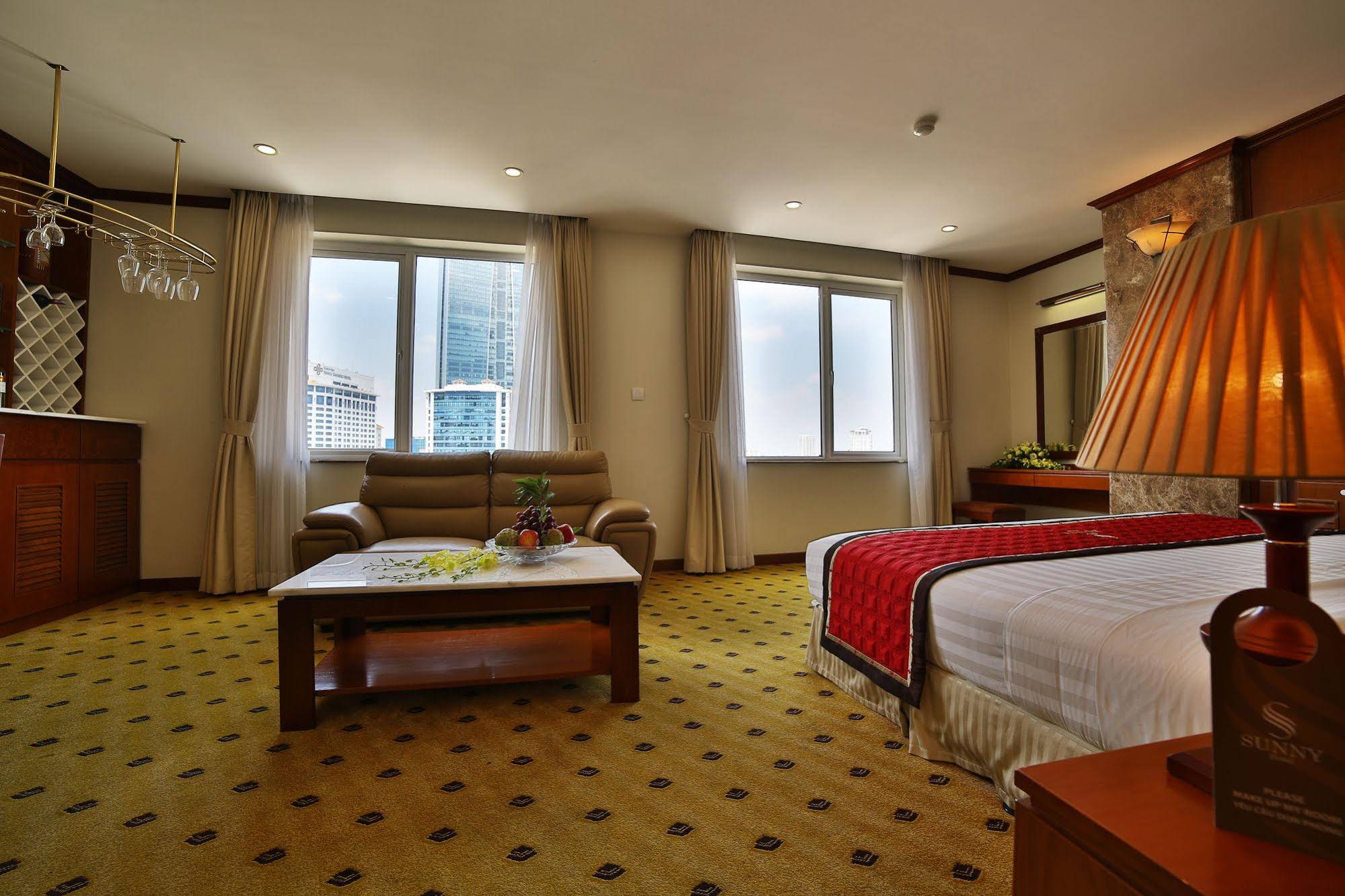 Sunny Hotel 1