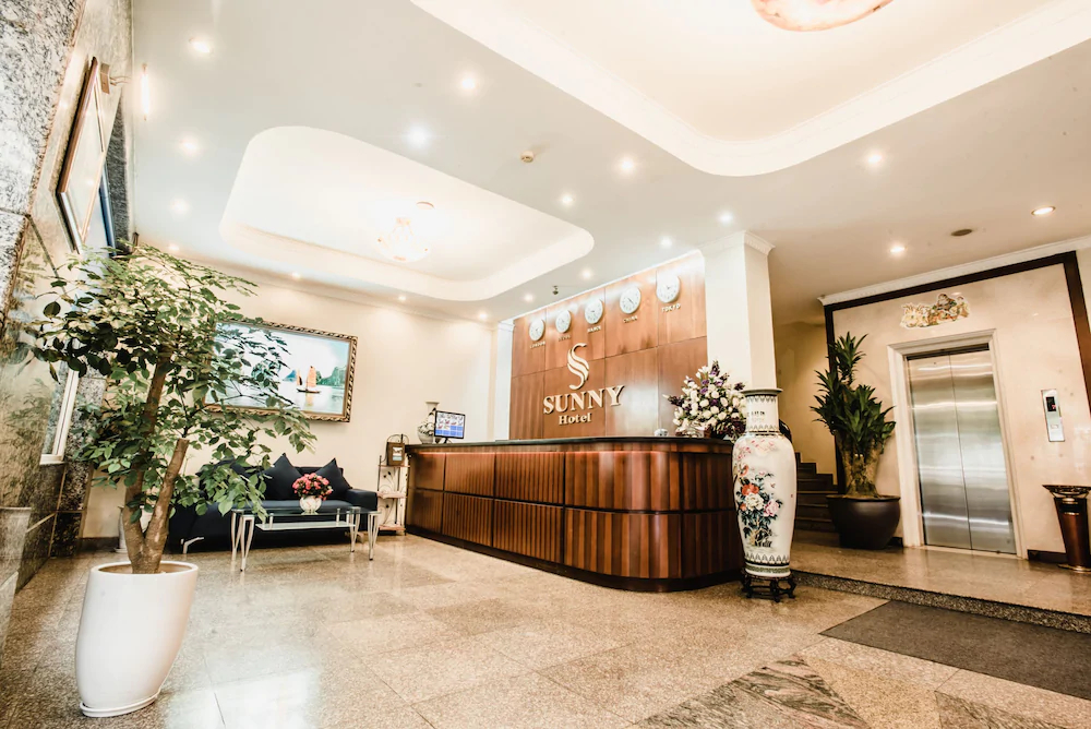 Sunny Hotel 2