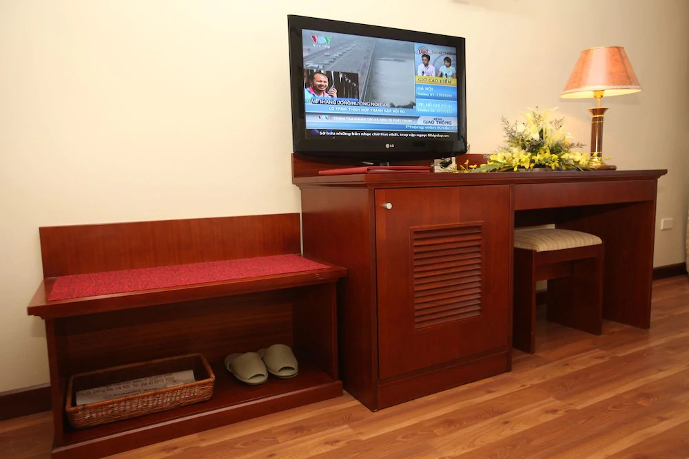 Sunny Hotel 2