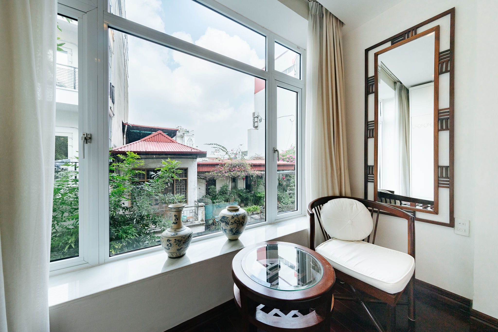 VietHome-Doorstep to Hoan Kiem Lake