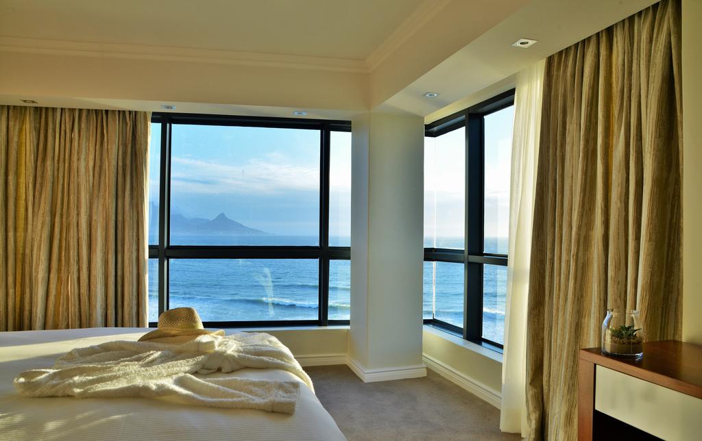 Blaauwberg Beach Hotel